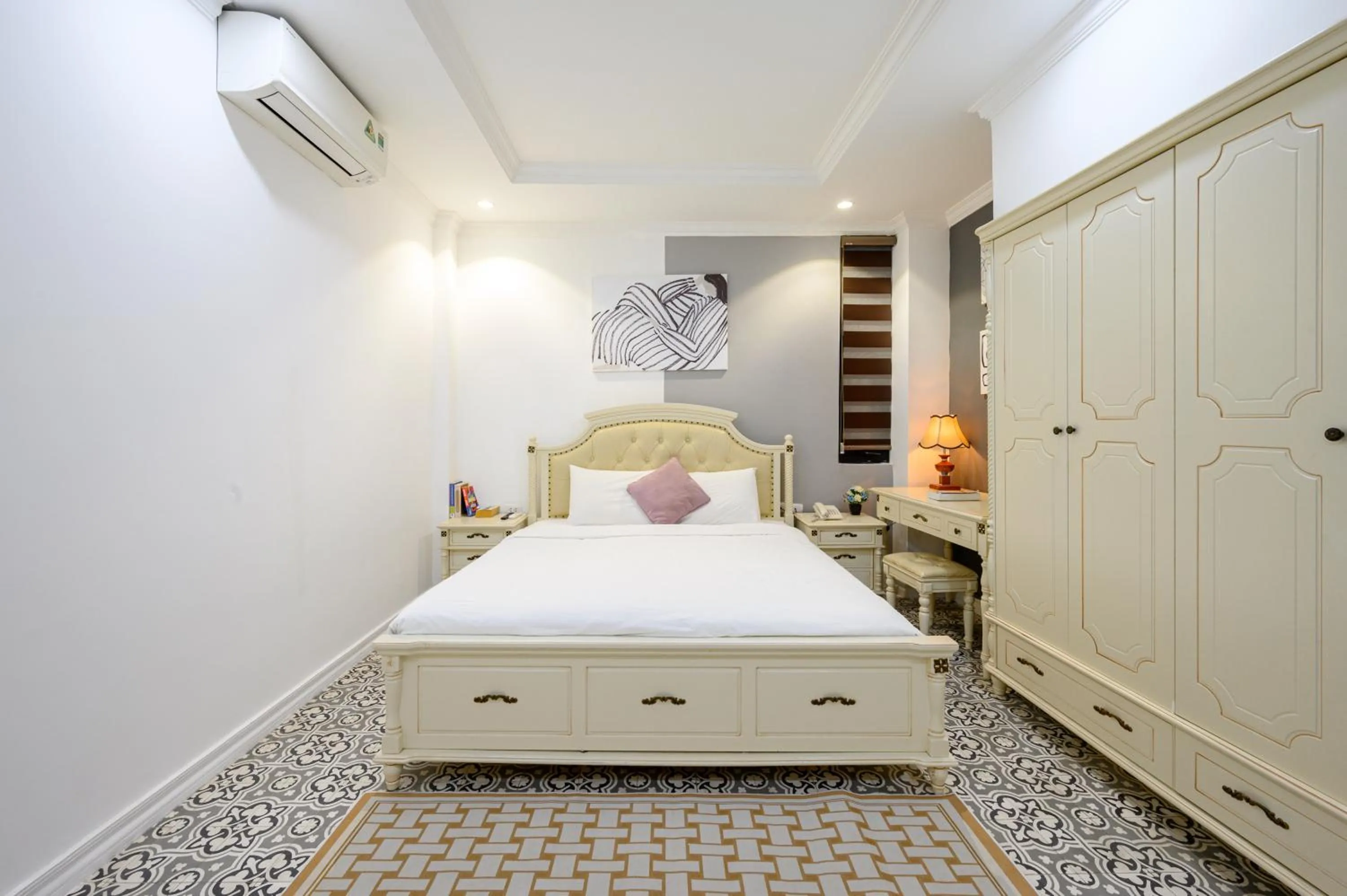 Bed in Libra Hotel Residence by Luxe Paradise