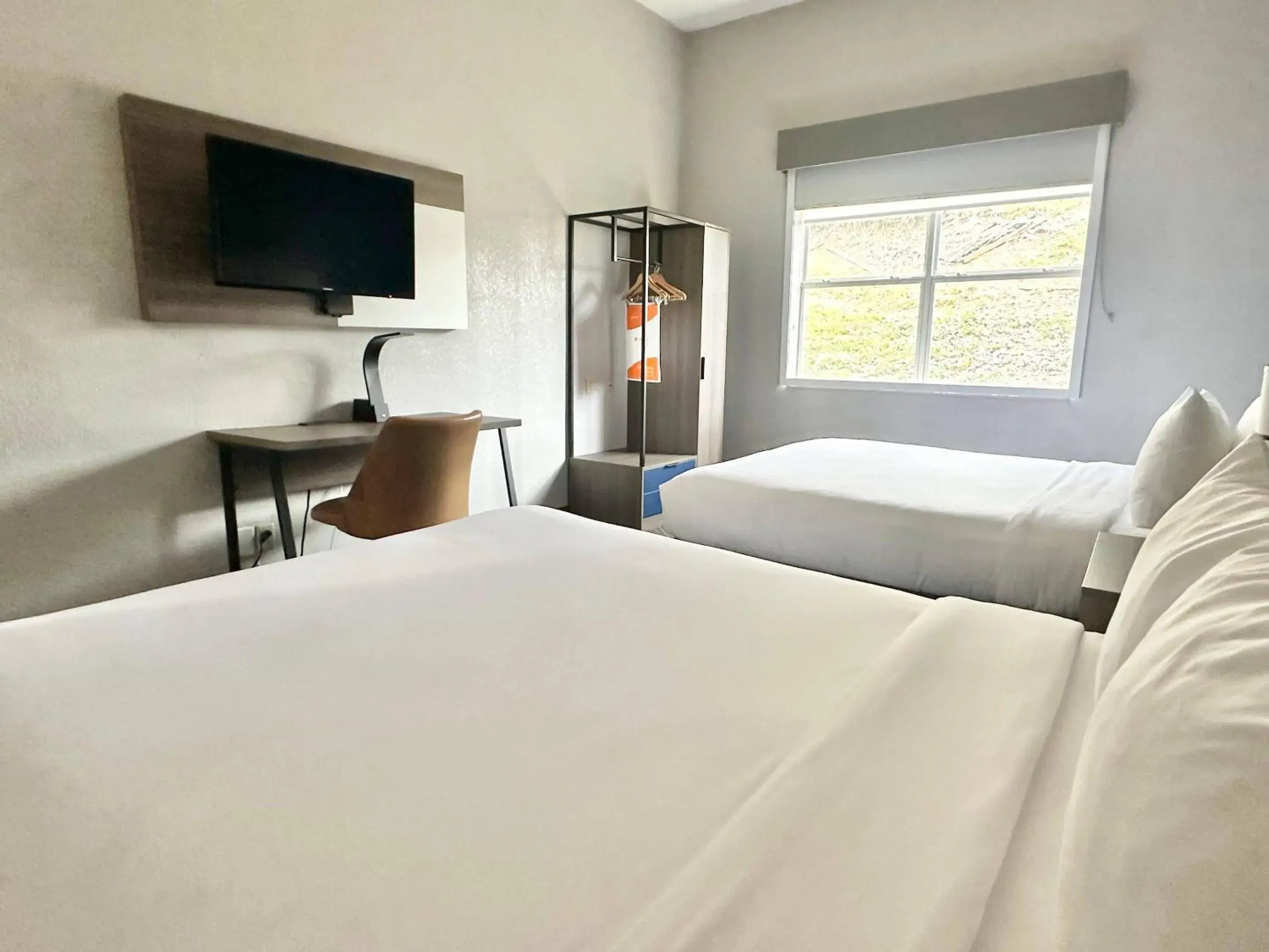 Queen Suite with Two Queen Beds - Non-Smoking in Comfort Inn & Suites Cartersville - Emerson Lake Point Queen Suite with Two Queen Beds - Non-Smoking in Comfort Inn & Suites Cartersville - Emerson Lake Point