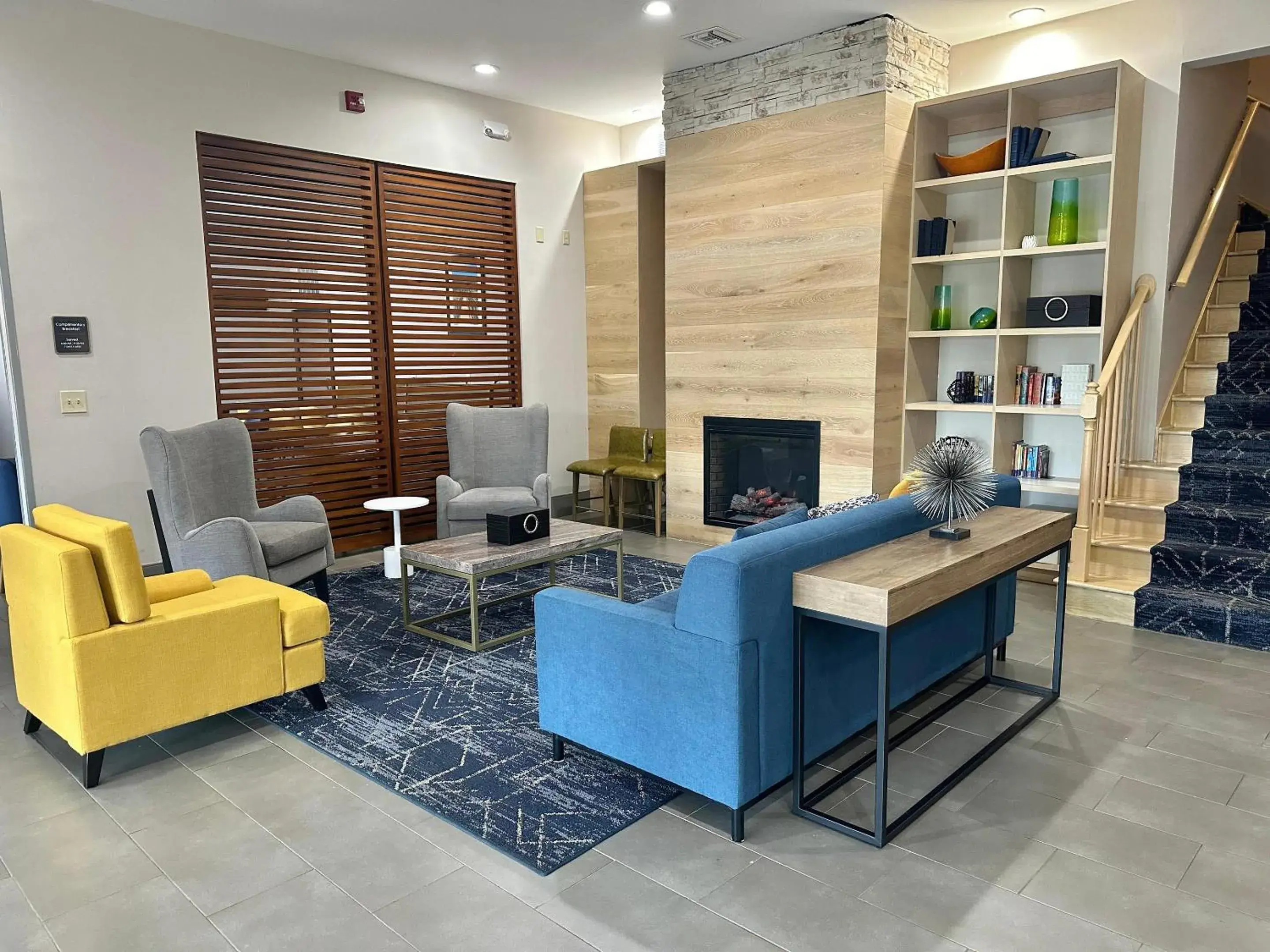 Lobby or reception in Comfort Inn & Suites Cartersville - Emerson Lake Point Lobby or reception in Comfort Inn & Suites Cartersville - Emerson Lake Point