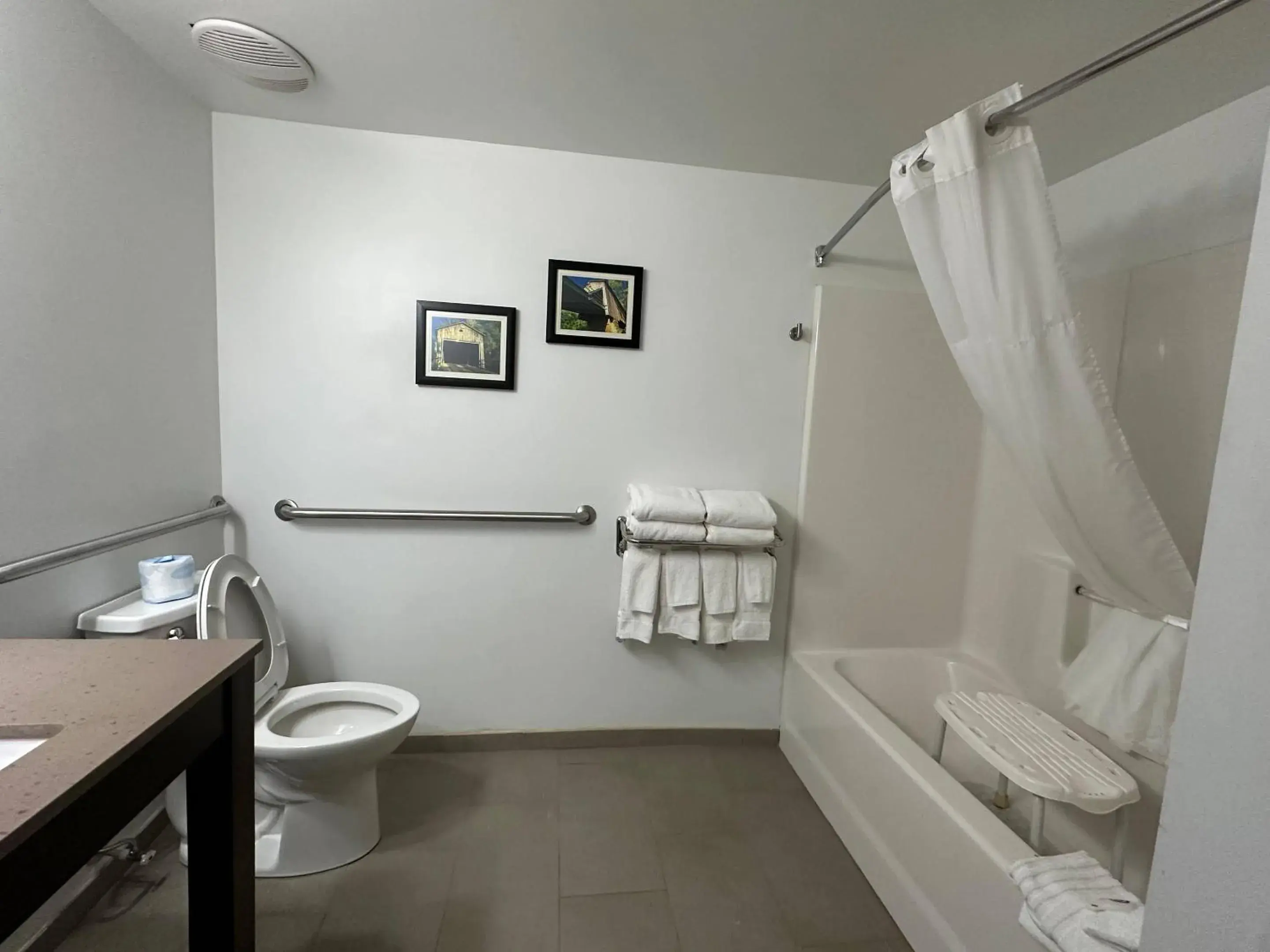 Bedroom in Comfort Inn & Suites Cartersville - Emerson Lake Point Bedroom in Comfort Inn & Suites Cartersville - Emerson Lake Point