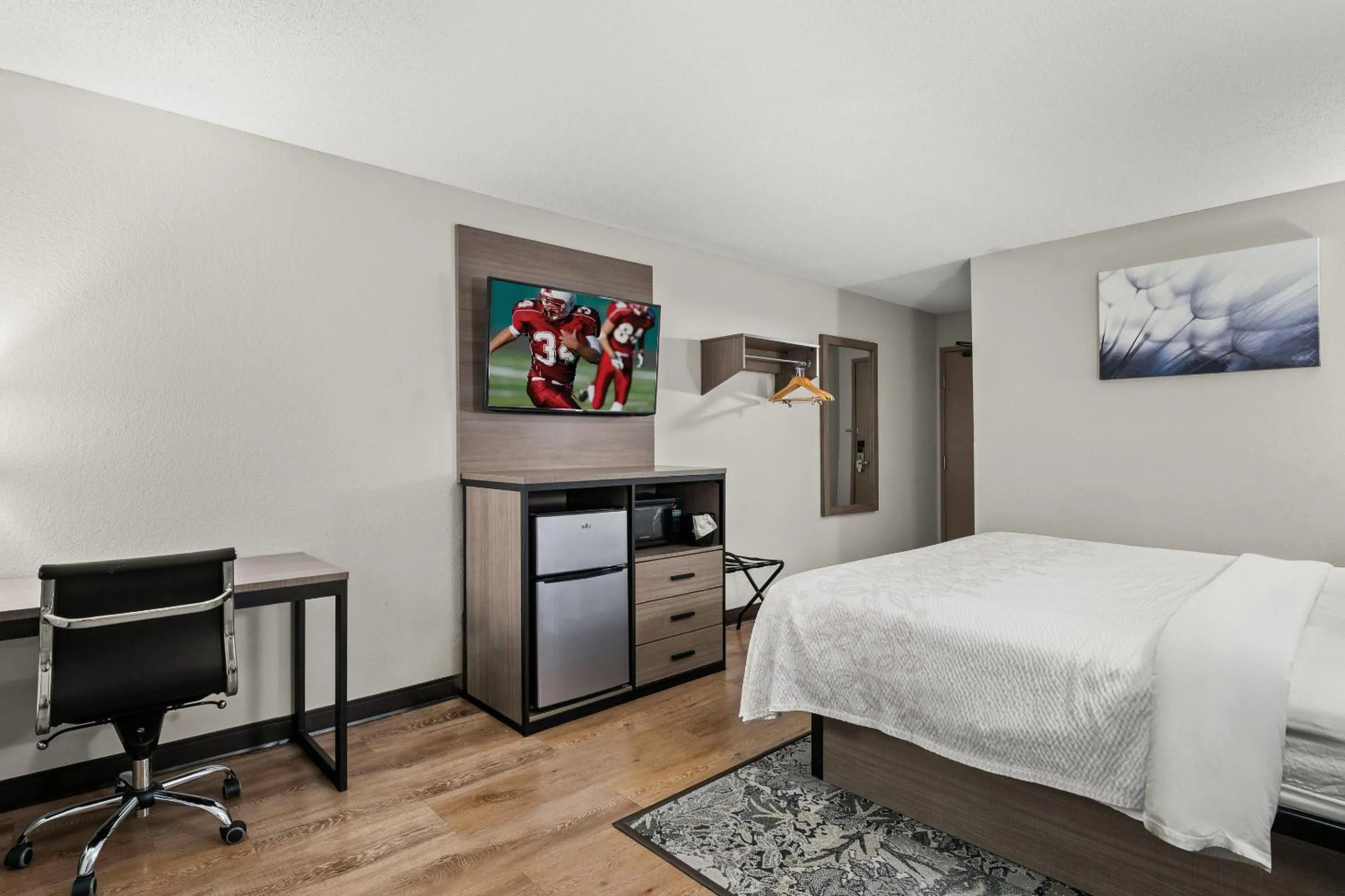 Property building, Bed in Red Roof PLUS Belleville