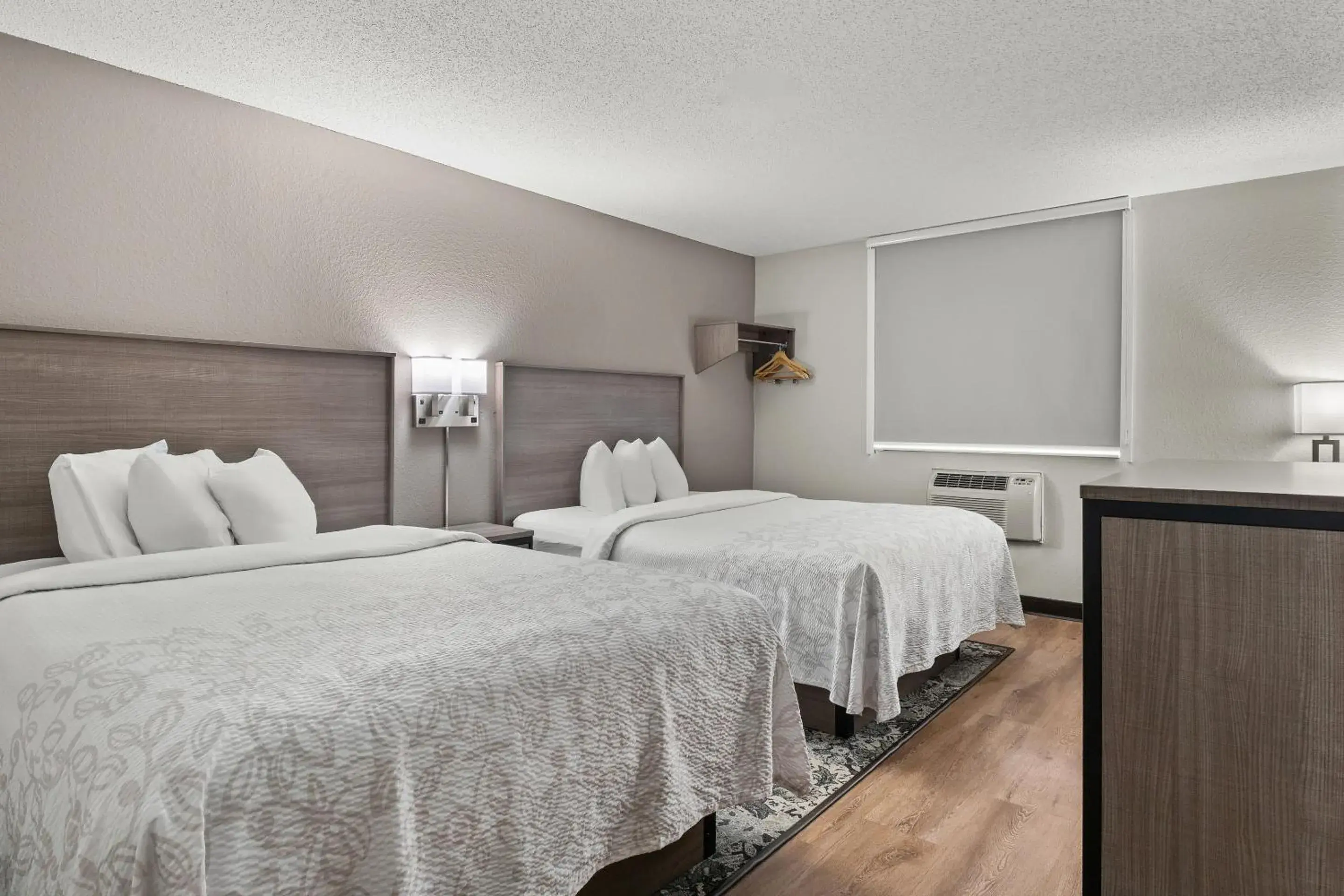 Photo of the whole room, Bed in Red Roof PLUS Belleville Photo of the whole room, Bed in Red Roof PLUS Belleville