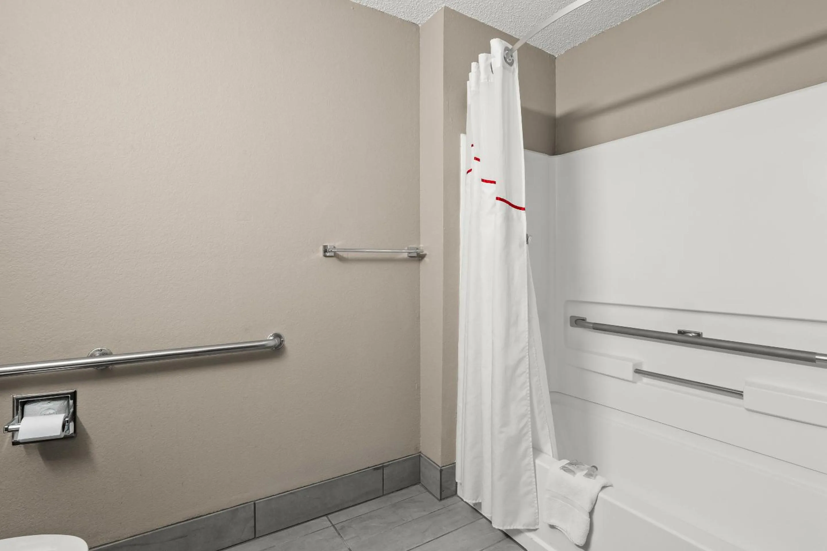 Bathroom in Red Roof PLUS Belleville