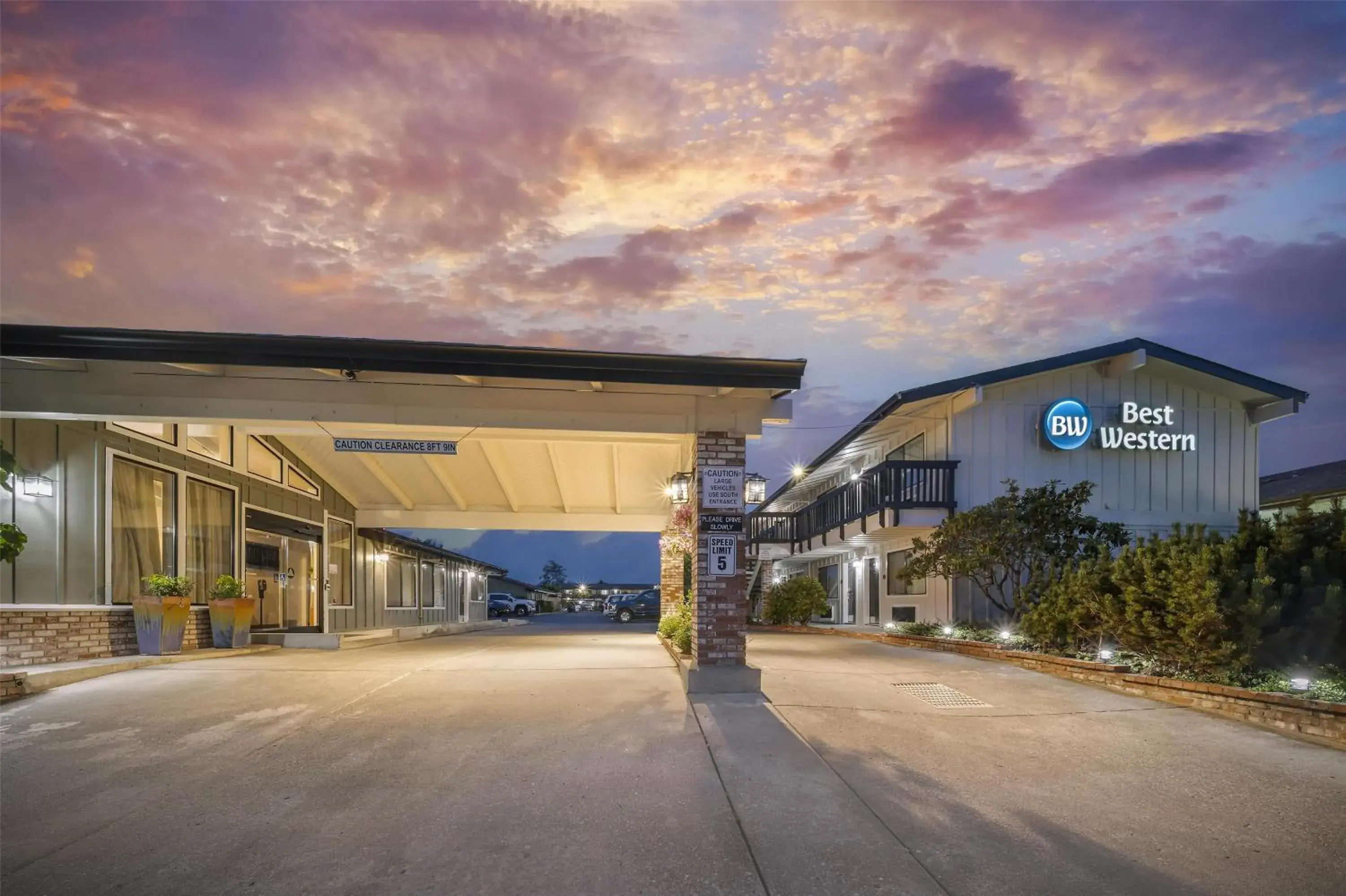 Property building in Best Western Arcata Inn Property building in Best Western Arcata Inn