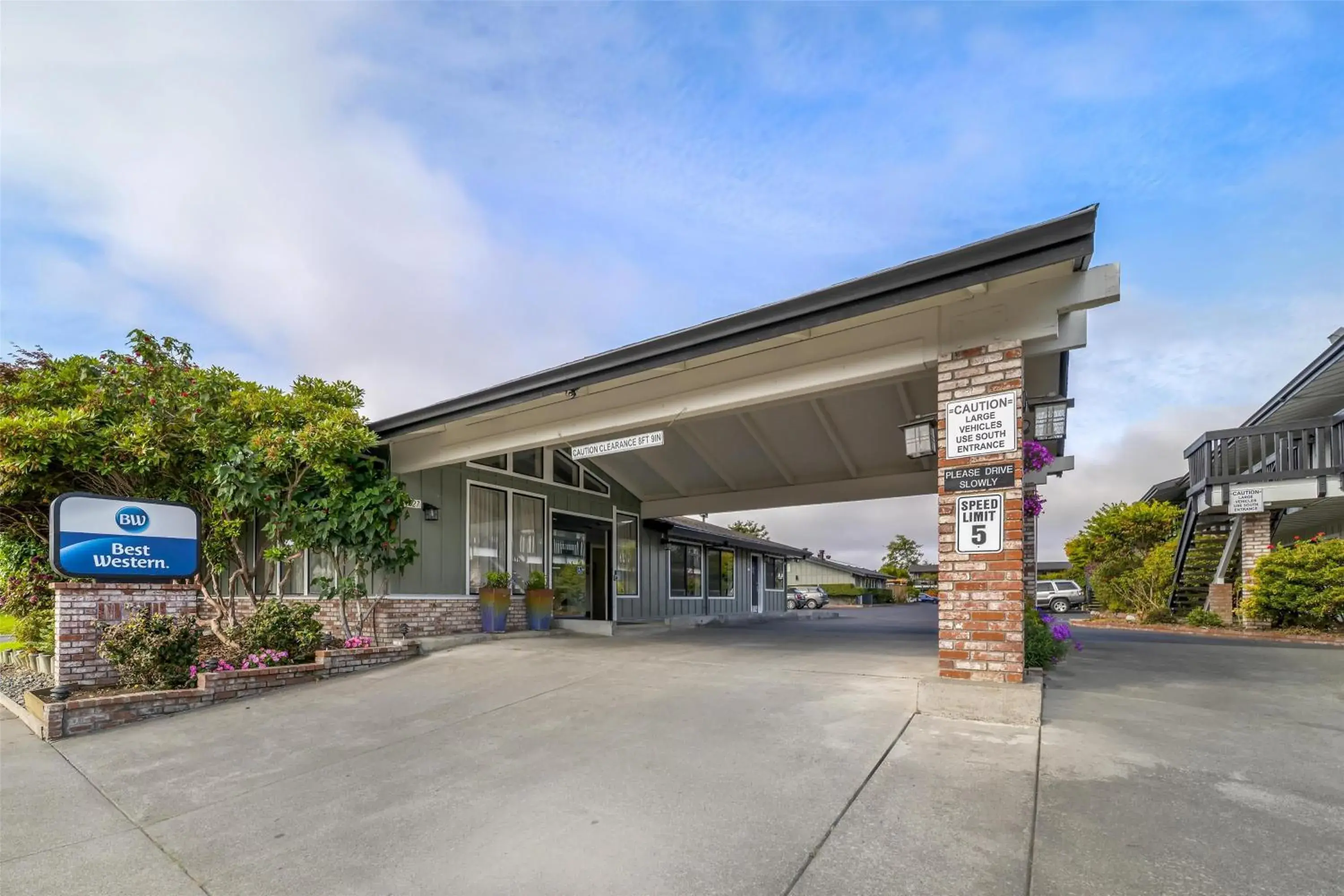 Property building in Best Western Arcata Inn Property building in Best Western Arcata Inn