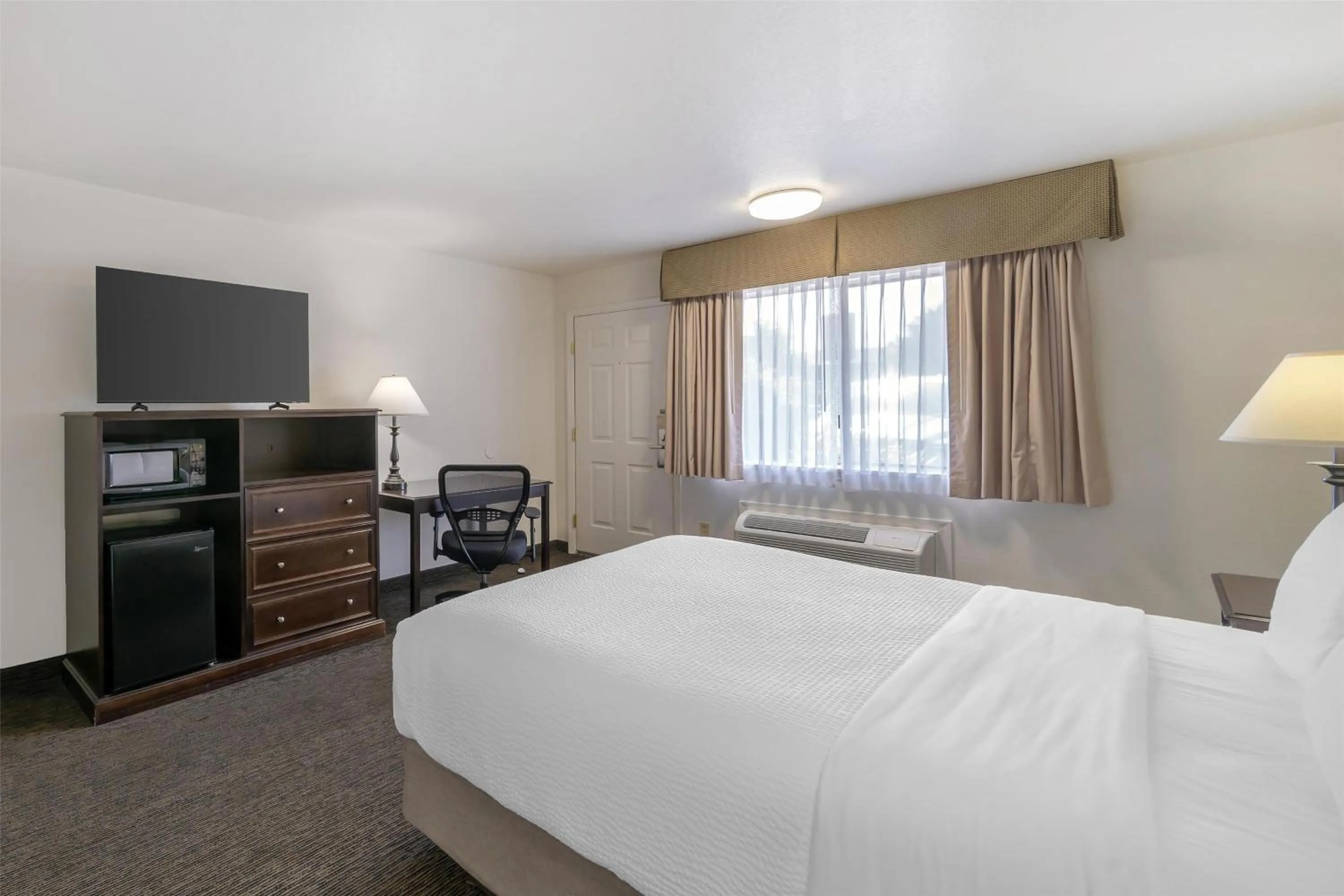 Bedroom, Bed in Best Western Arcata Inn