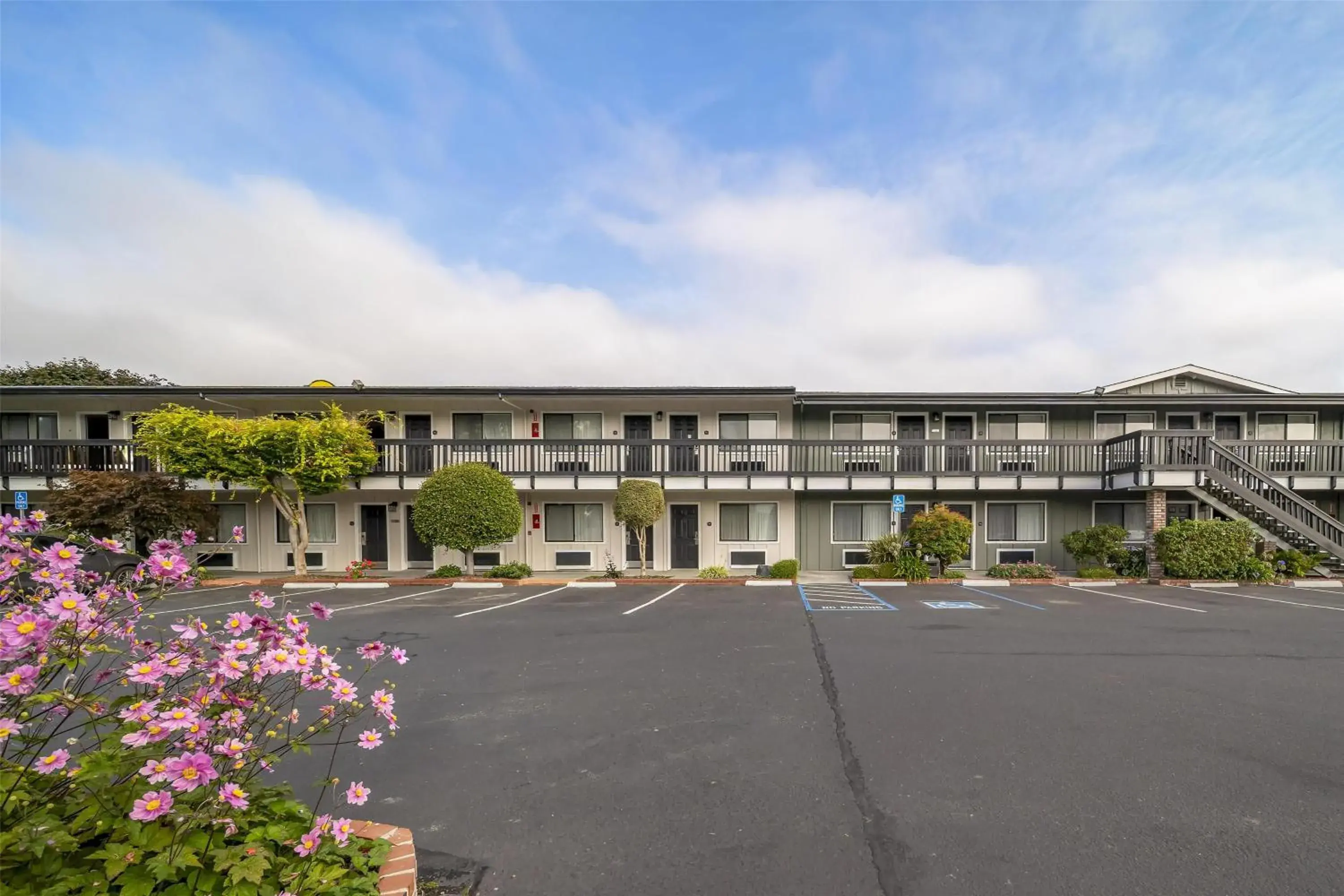 Property building in Best Western Arcata Inn Property building in Best Western Arcata Inn