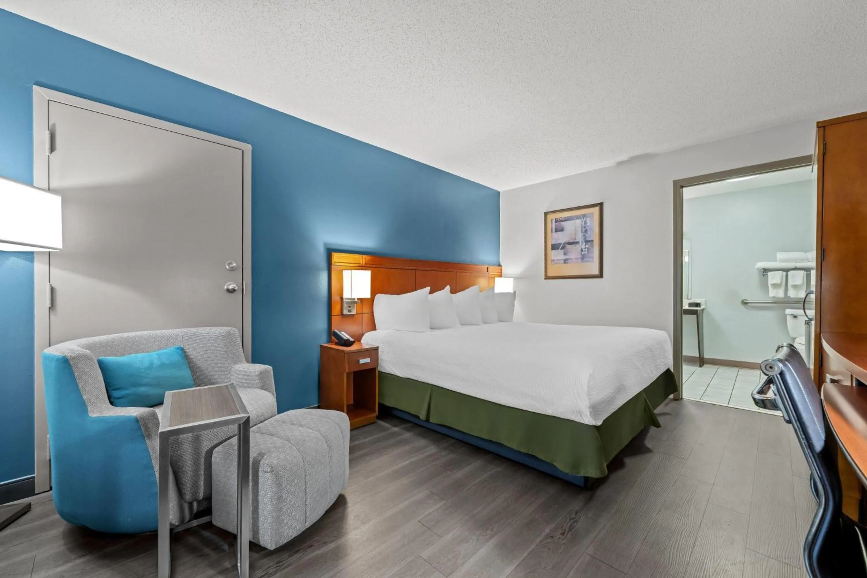 Bed in Baymont by Wyndham Tuscaloosa