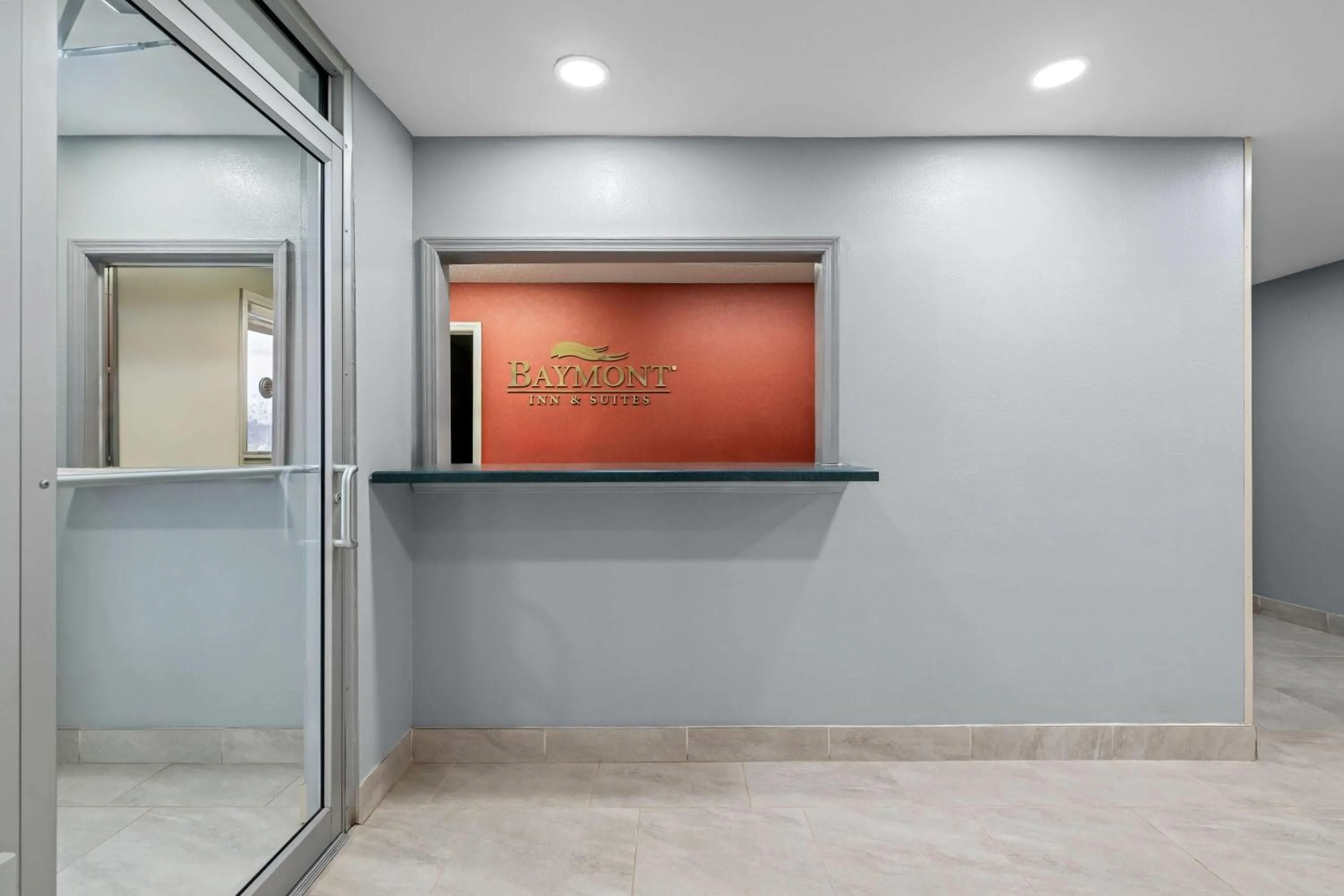 Lobby or reception in Baymont by Wyndham Tuscaloosa