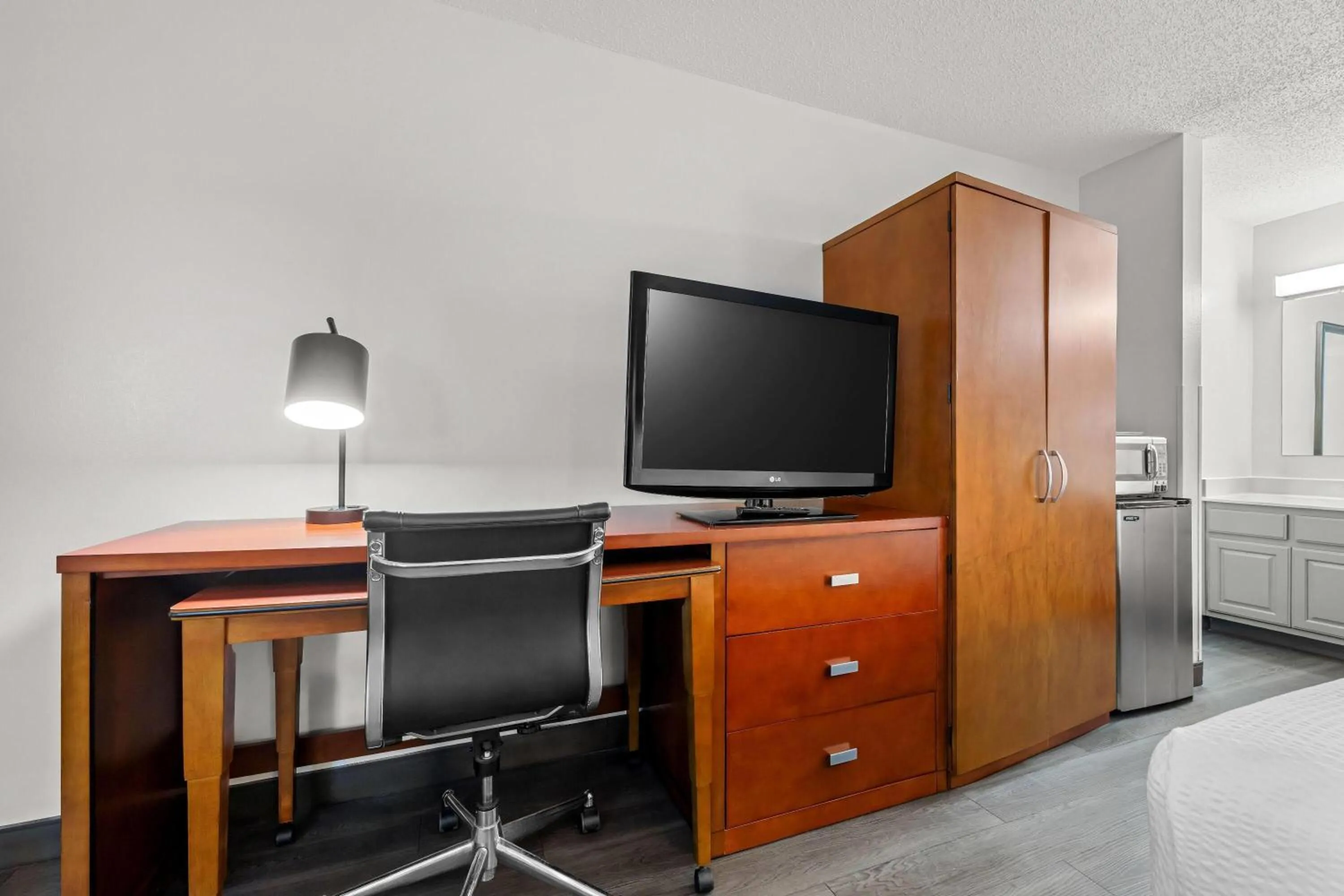 Bed in Baymont by Wyndham Tuscaloosa