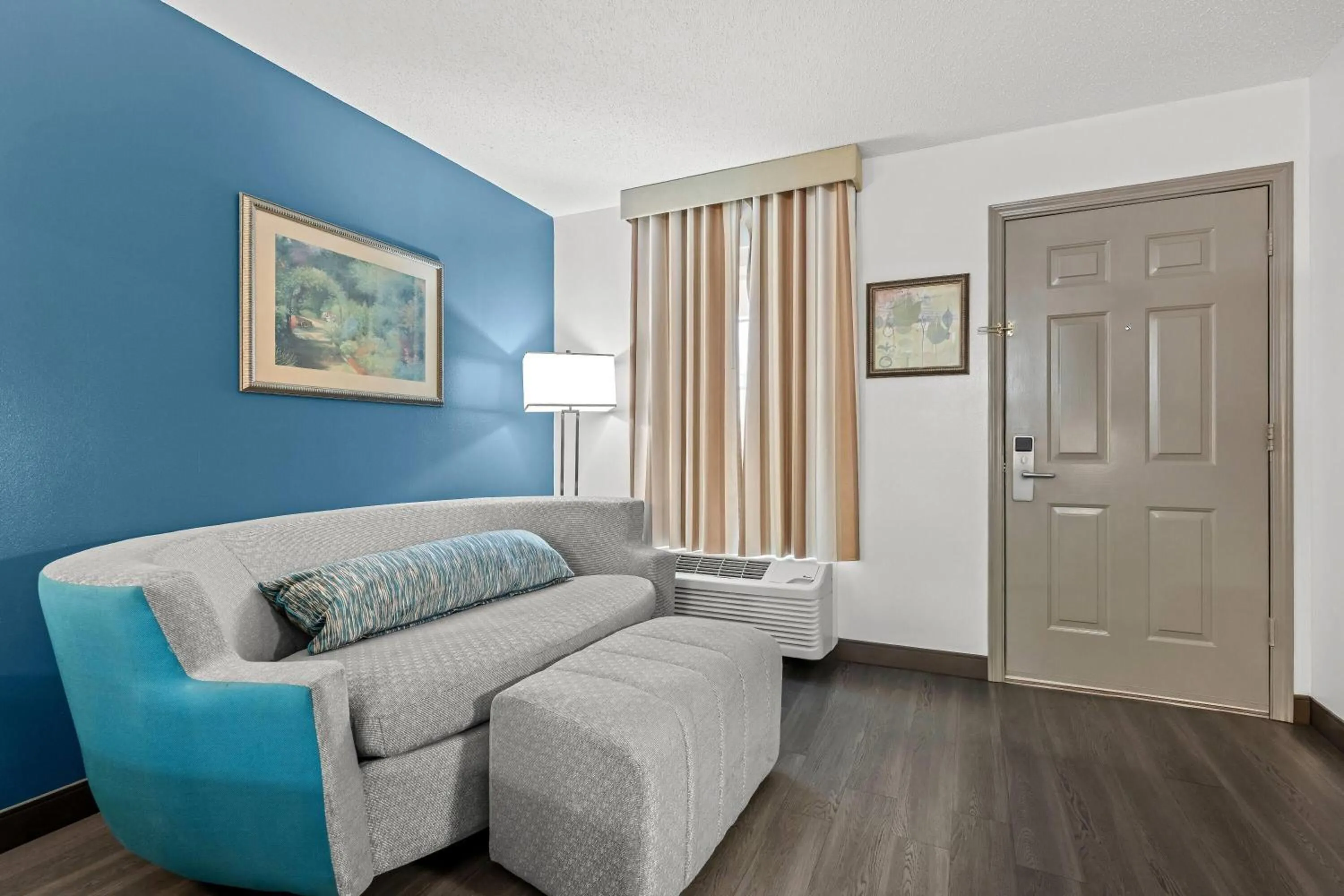 Bed in Baymont by Wyndham Tuscaloosa