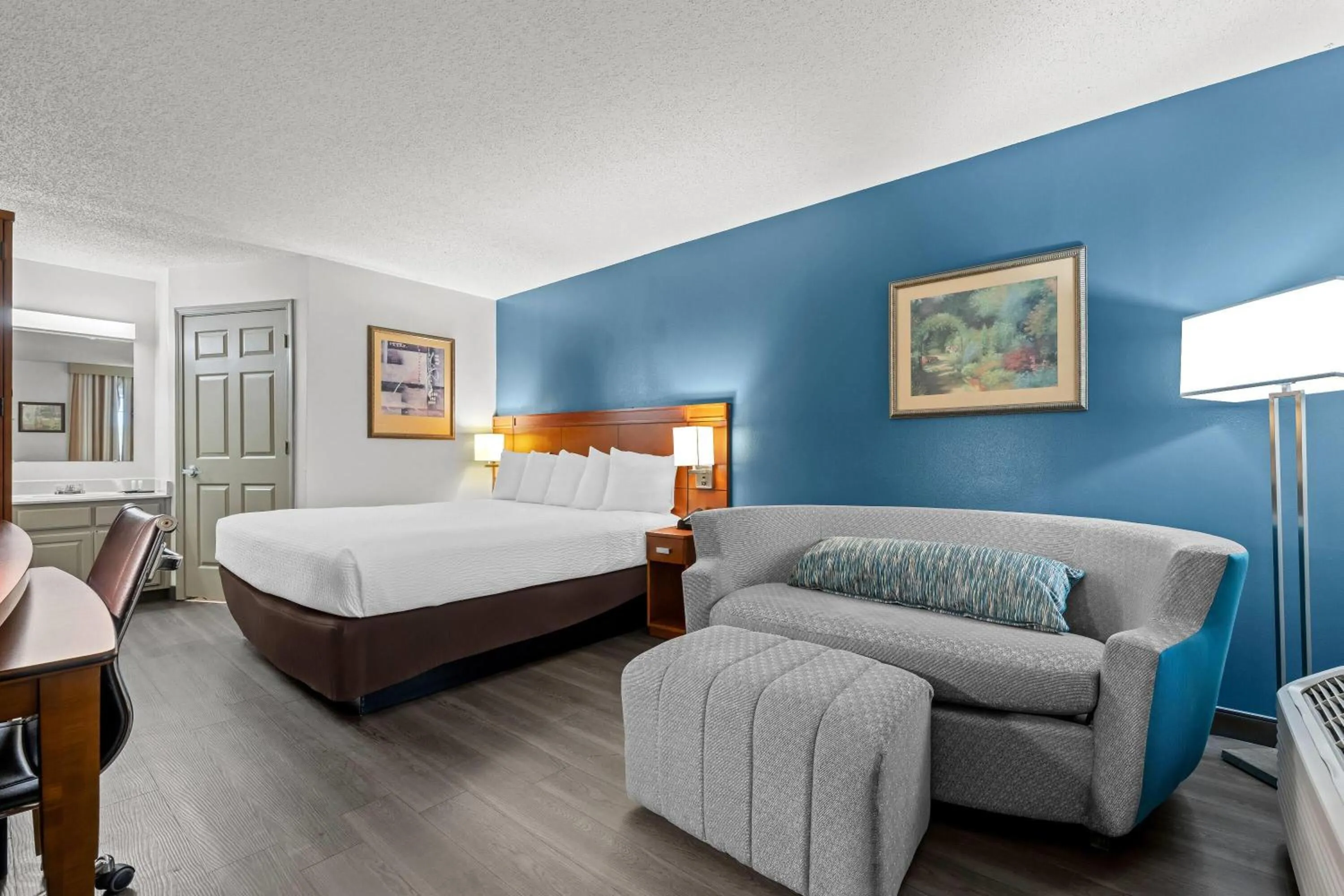 Bed in Baymont by Wyndham Tuscaloosa