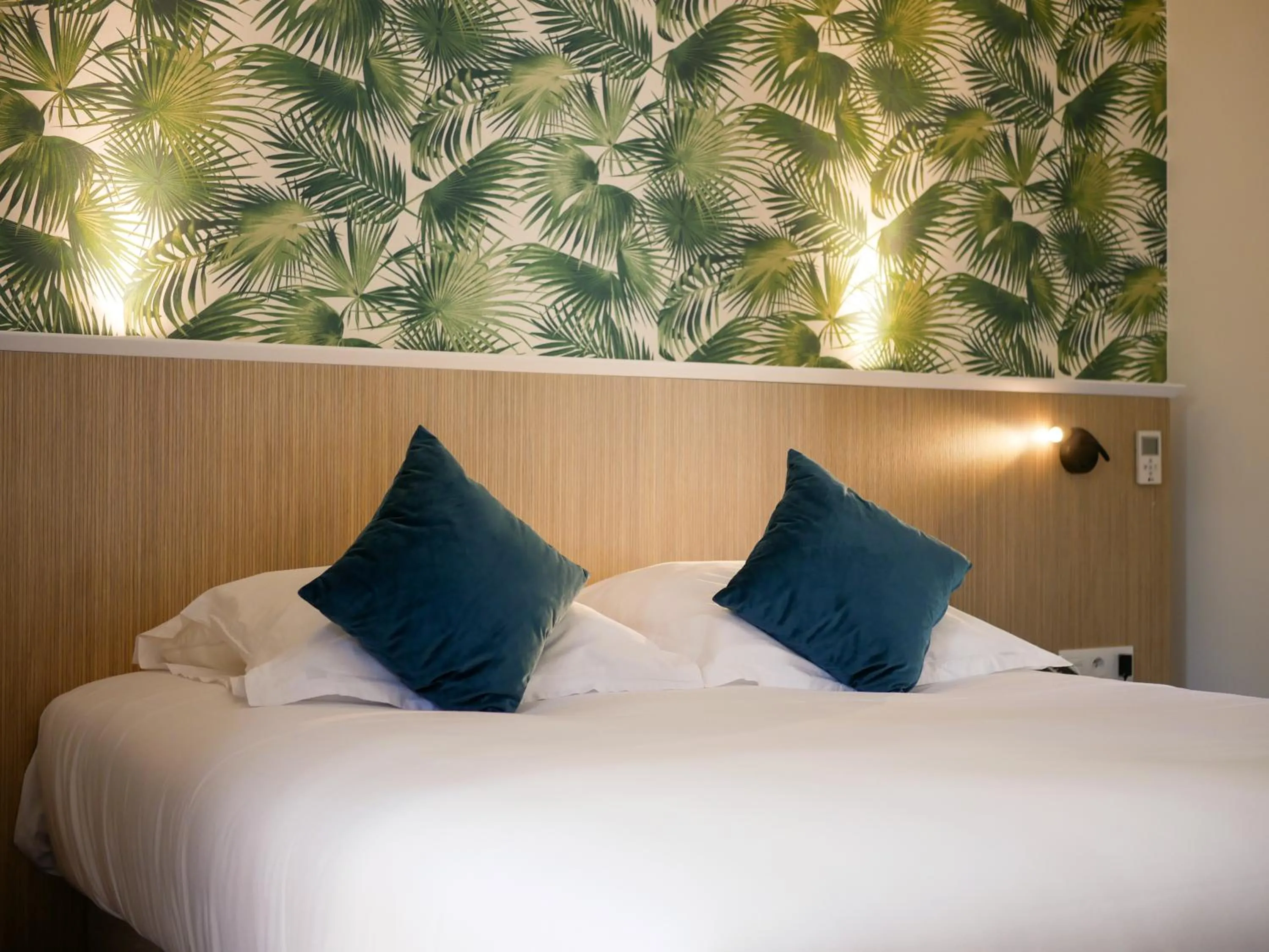 Bed in Best Western Le Bois de la Marche