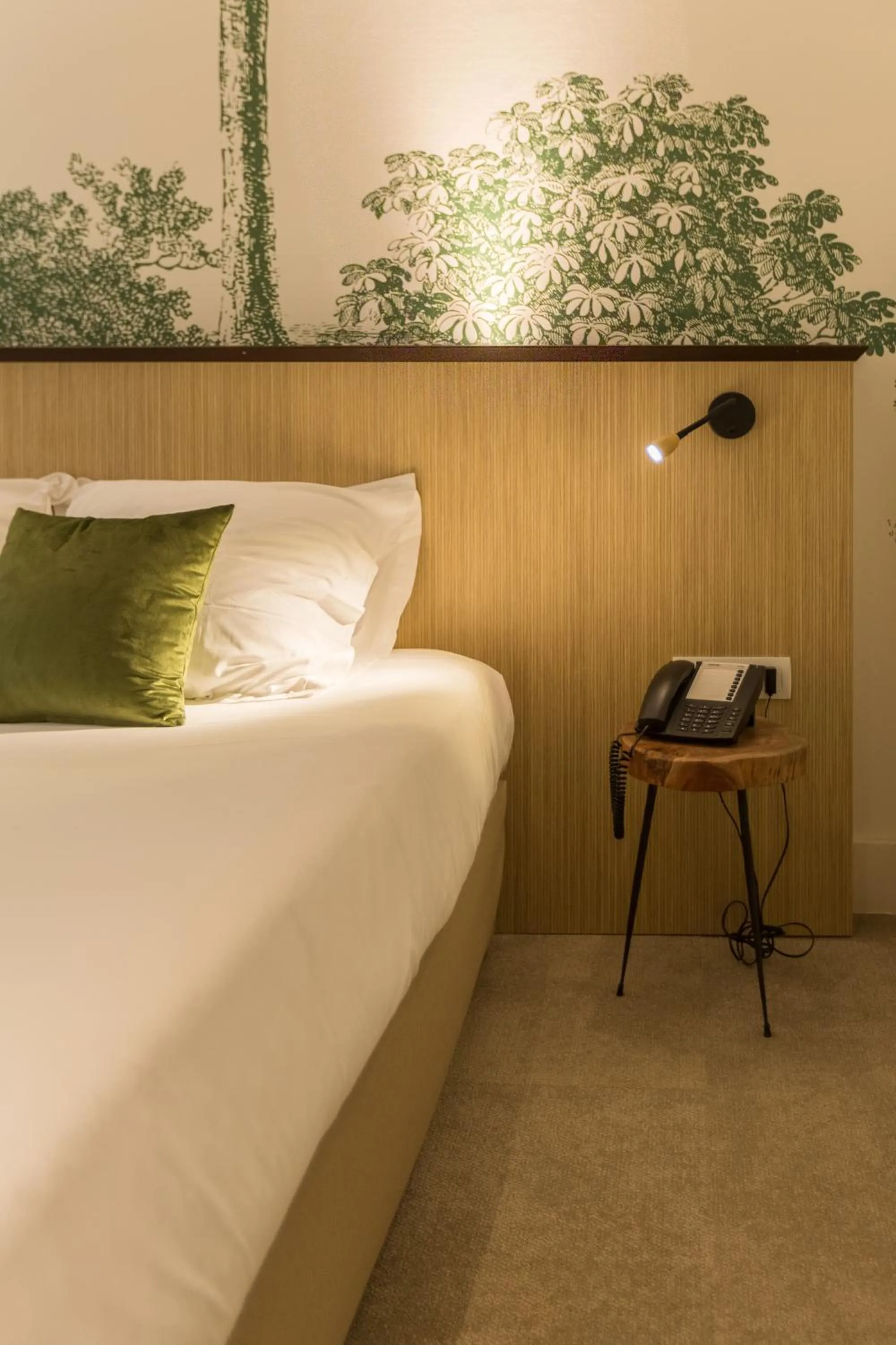 Bed in Best Western Le Bois de la Marche