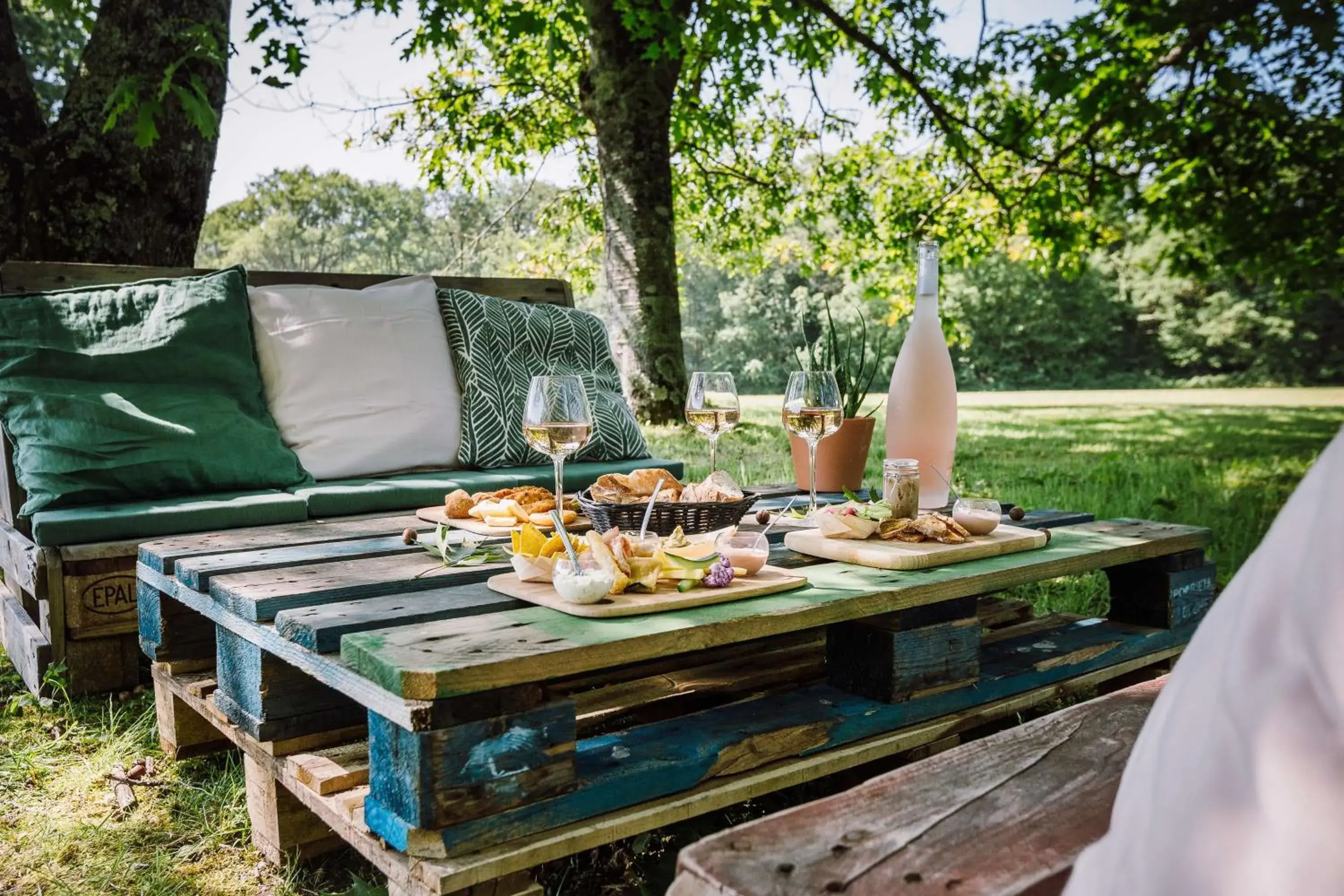 Property building in Best Western Le Bois de la Marche Property building in Best Western Le Bois de la Marche