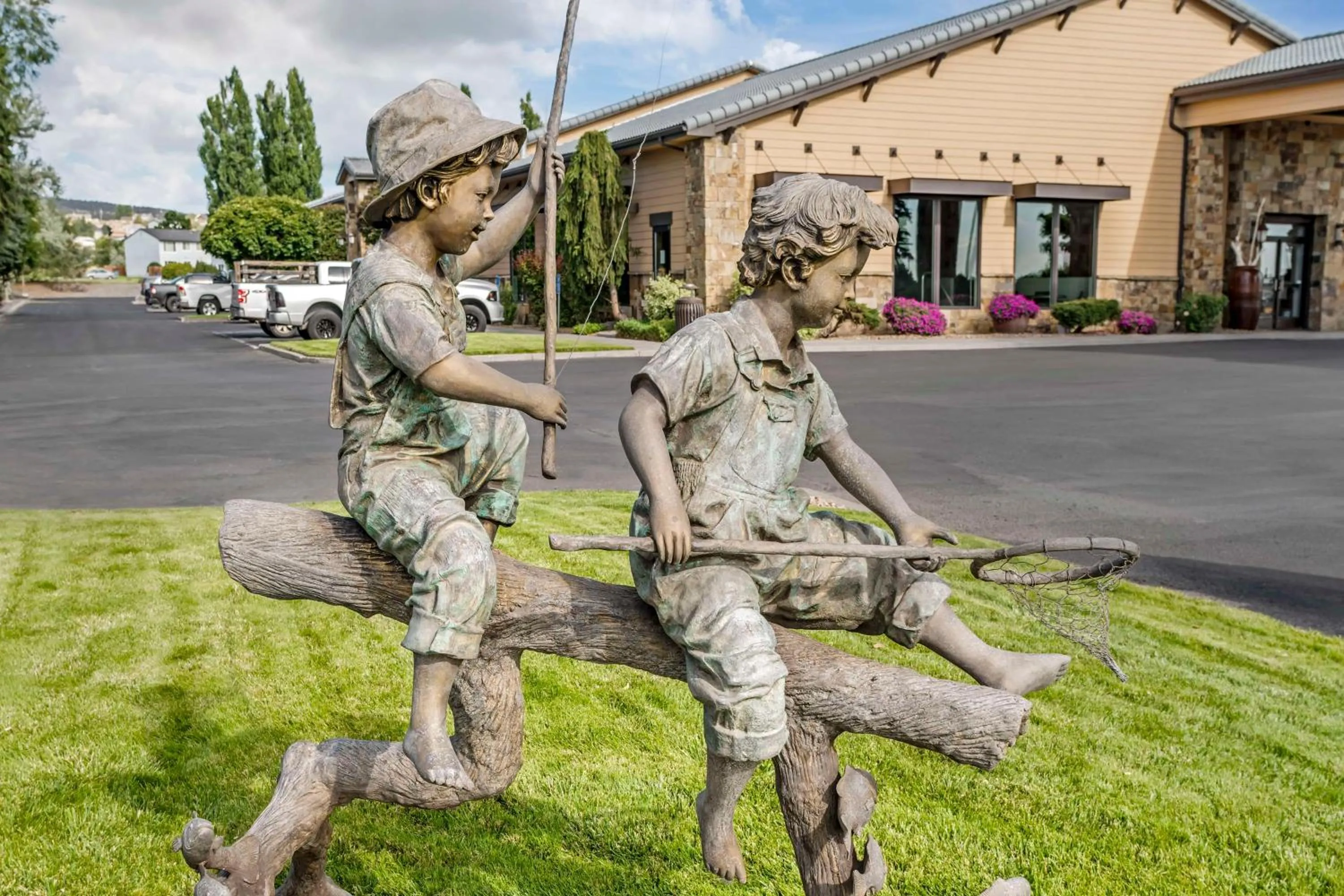 Property building in Best Western Rory & Ryan Inns