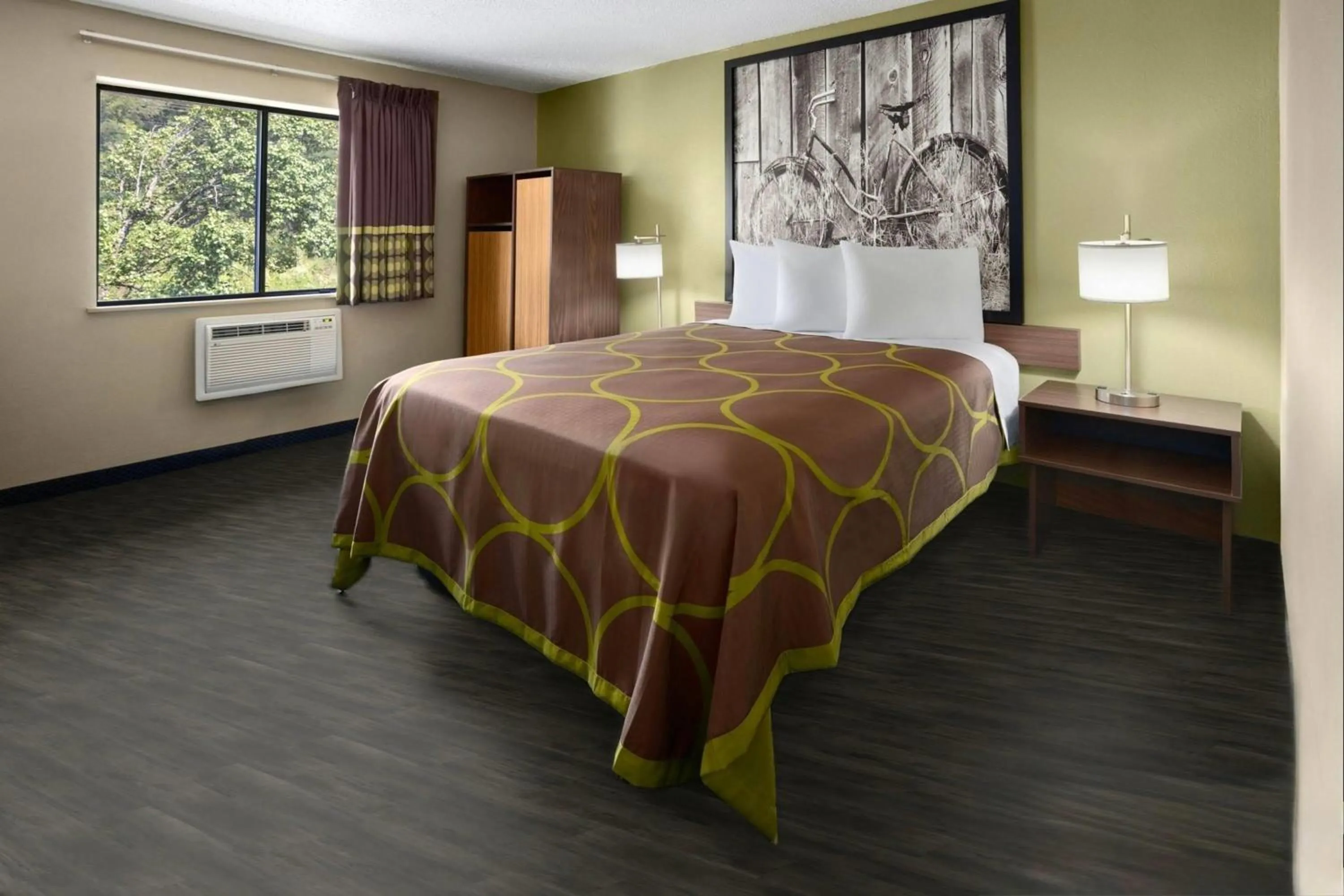 Photo of the whole room, Bed in Super 8 by Wyndham St. Clairsville OH/Wheeling WV Area