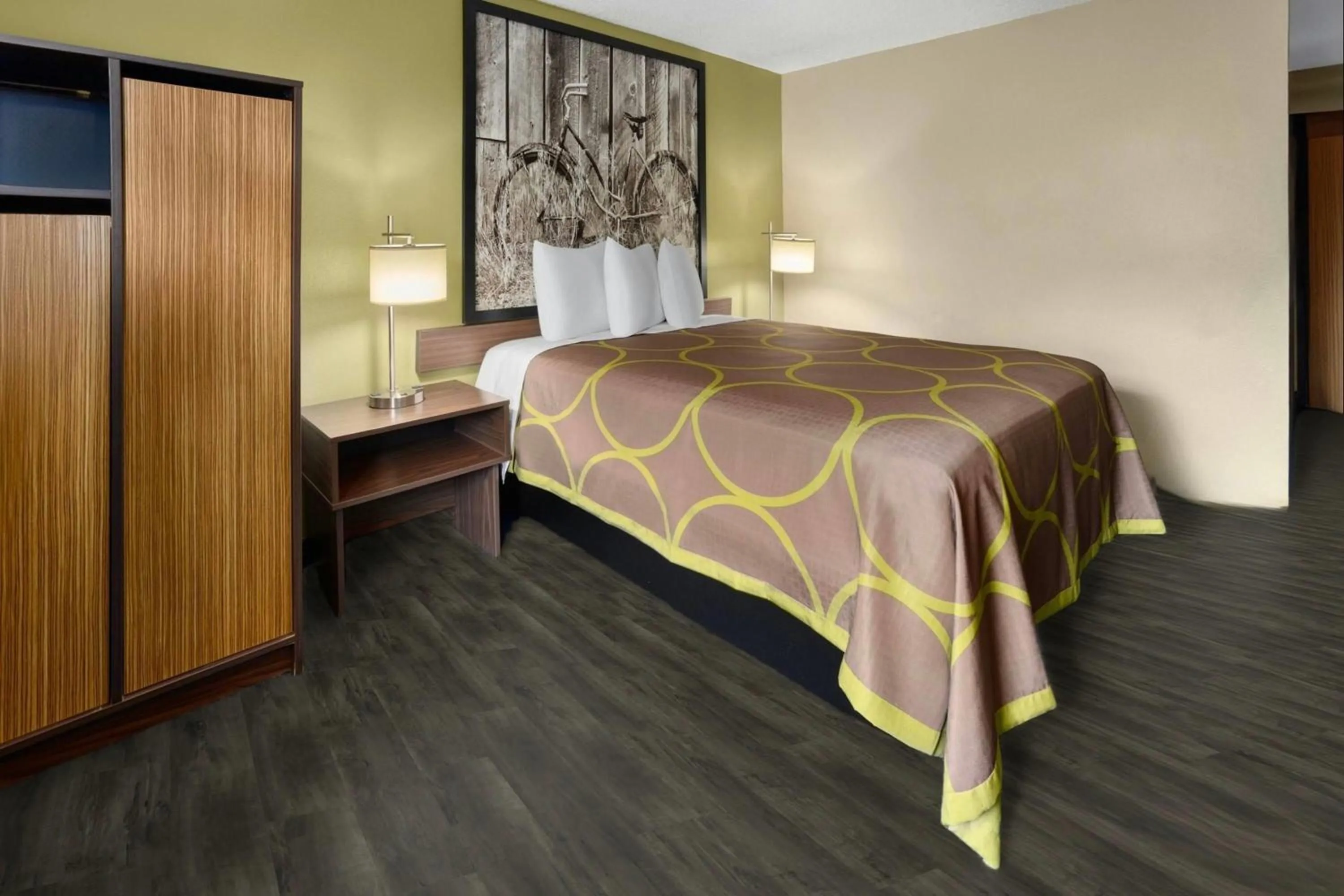 Photo of the whole room, Bed in Super 8 by Wyndham St. Clairsville OH/Wheeling WV Area