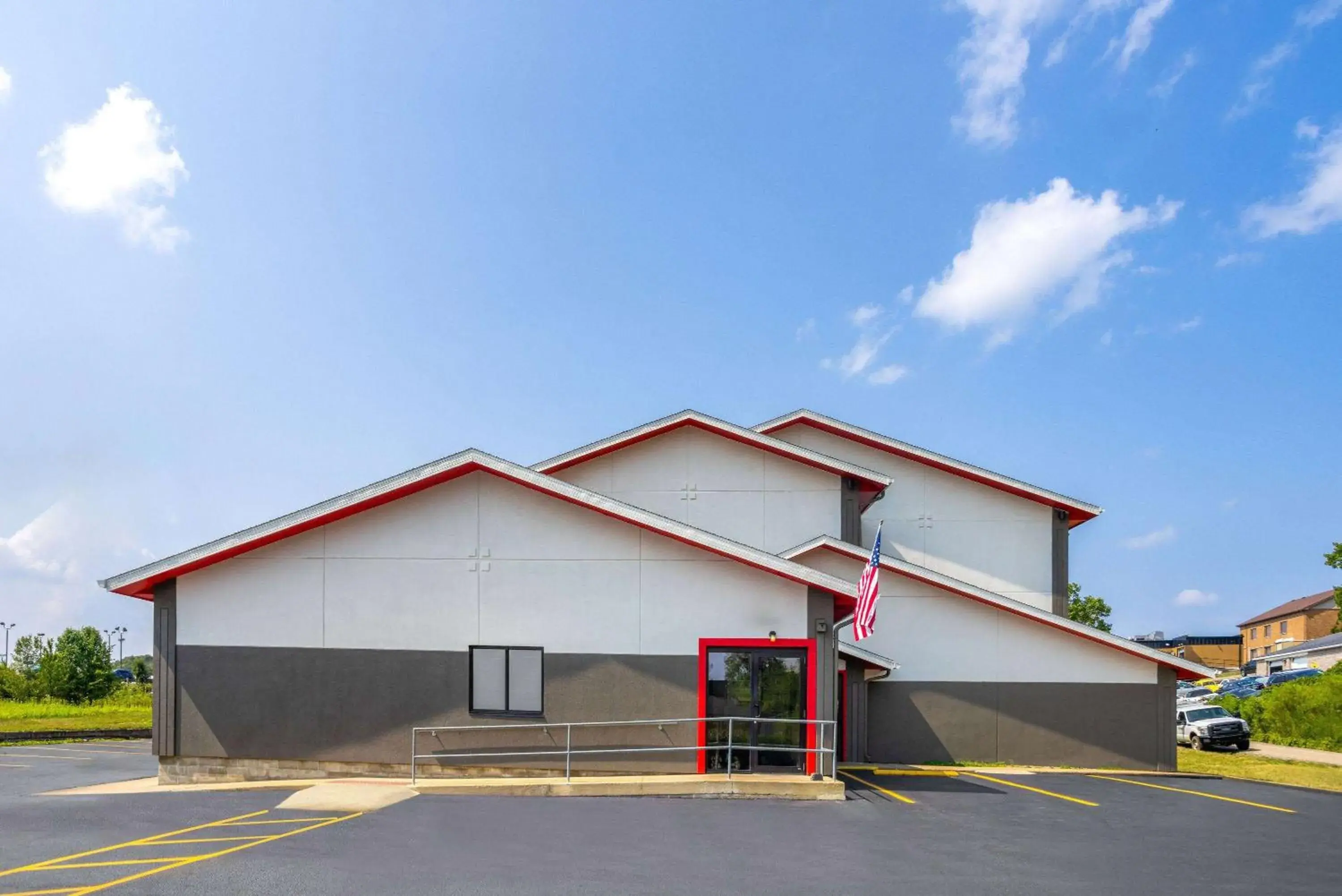 Property building in Super 8 by Wyndham St. Clairsville OH/Wheeling WV Area Property building in Super 8 by Wyndham St. Clairsville OH/Wheeling WV Area