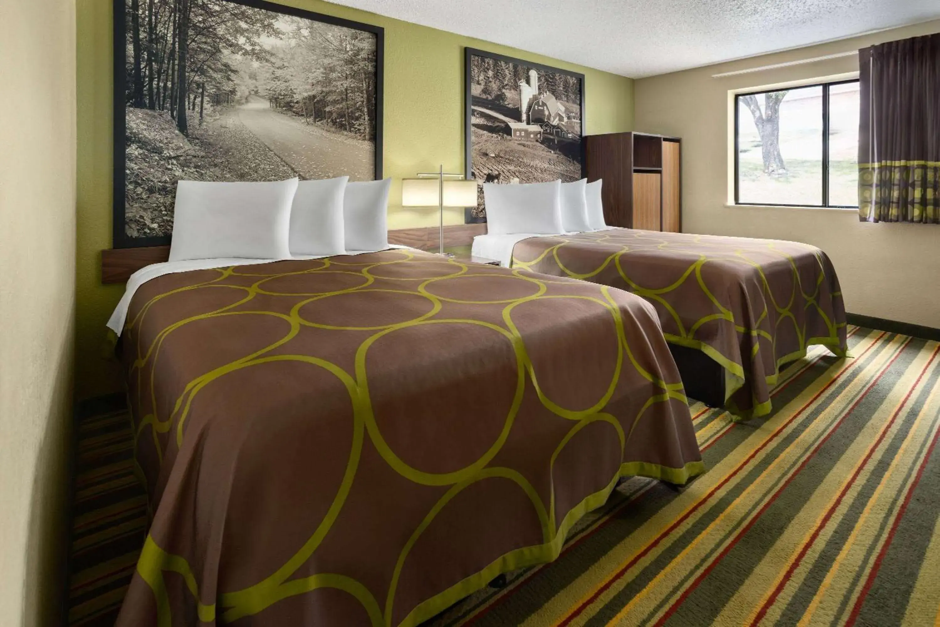 Queen Room with Two Queen Beds - Non Smoking in Super 8 by Wyndham St. Clairsville OH/Wheeling WV Area Queen Room with Two Queen Beds - Non Smoking in Super 8 by Wyndham St. Clairsville OH/Wheeling WV Area