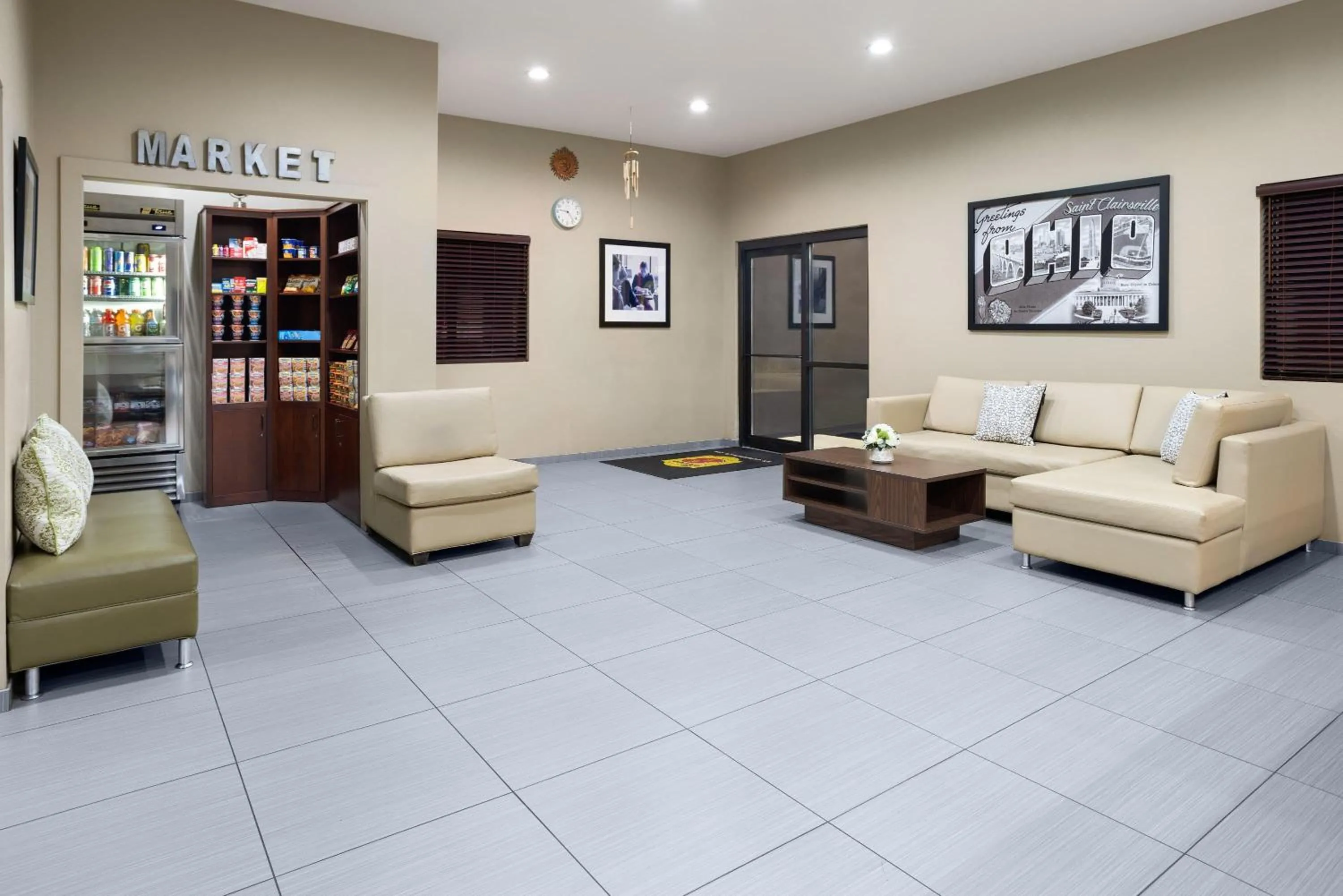 Lobby or reception in Super 8 by Wyndham St. Clairsville OH/Wheeling WV Area