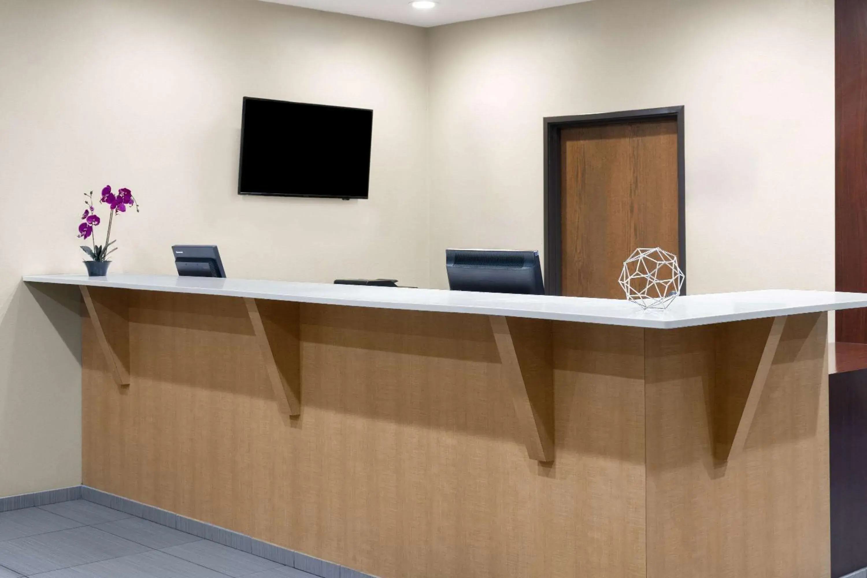 Lobby or reception in Super 8 by Wyndham St. Clairsville OH/Wheeling WV Area Lobby or reception in Super 8 by Wyndham St. Clairsville OH/Wheeling WV Area