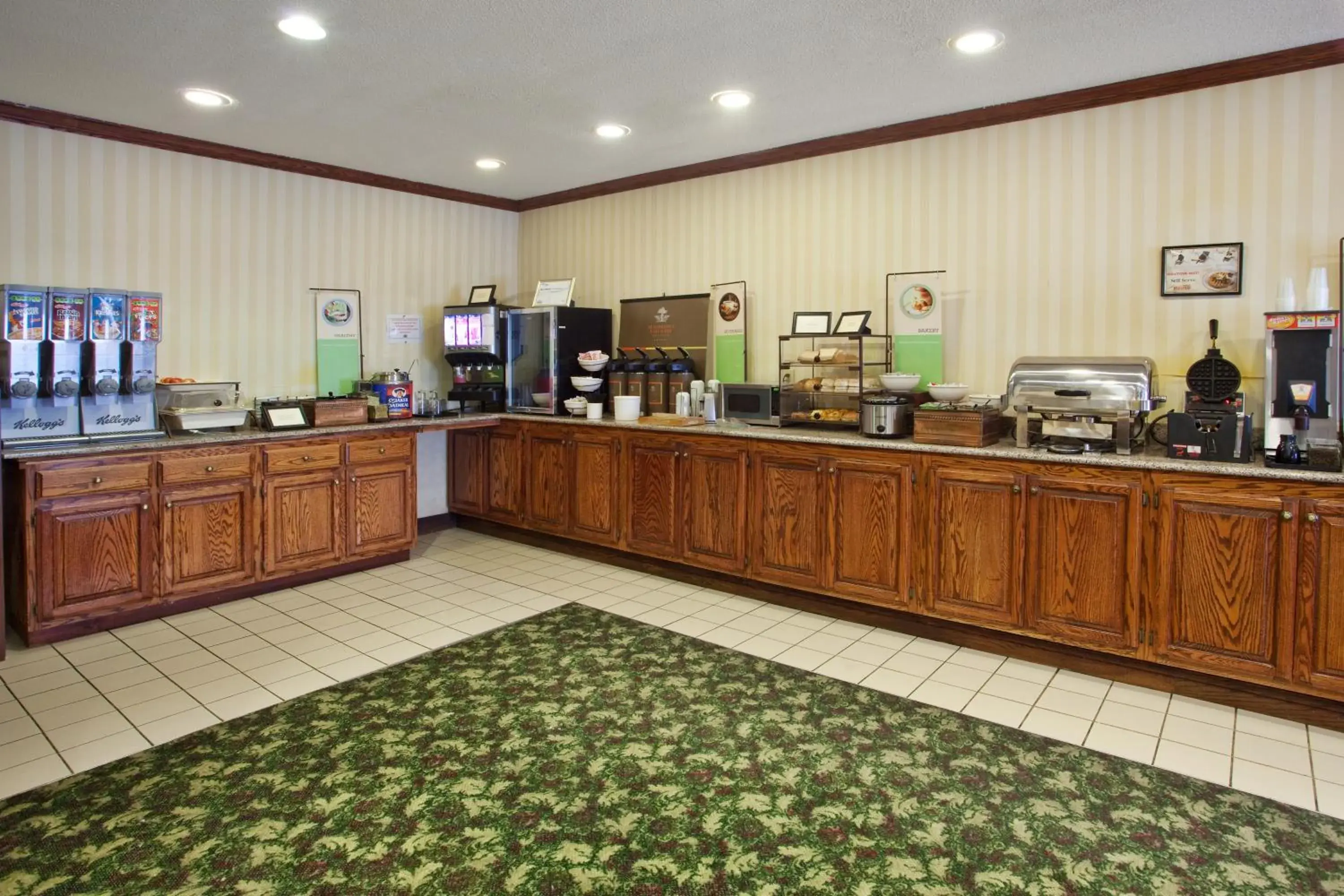 King Room - Disability Access/Non-Smoking in Country Inn & Suites by Radisson, Hiram, GA King Room - Disability Access/Non-Smoking in Country Inn & Suites by Radisson, Hiram, GA