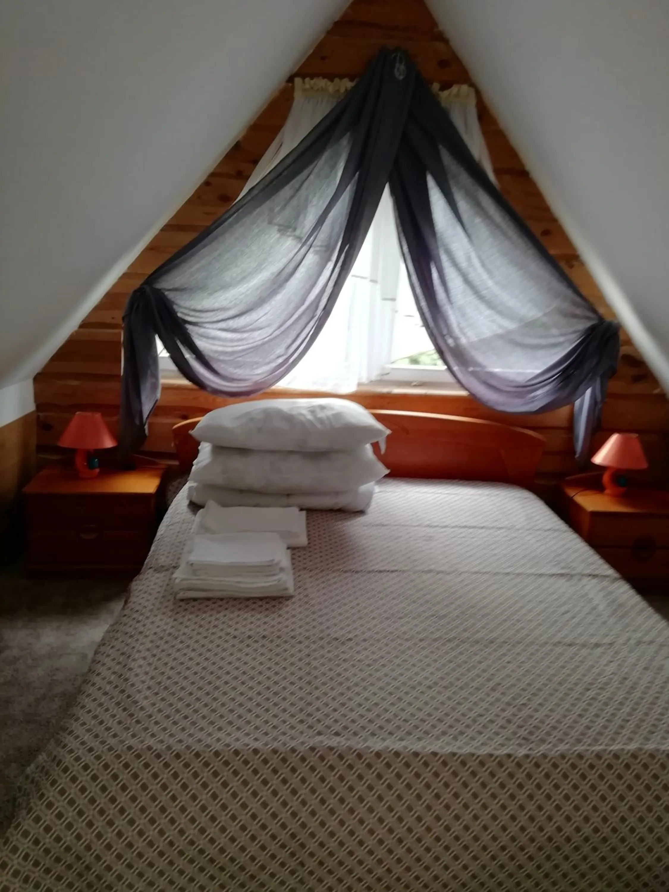 Bedroom, Bed in DOMEK ROZTOCZE