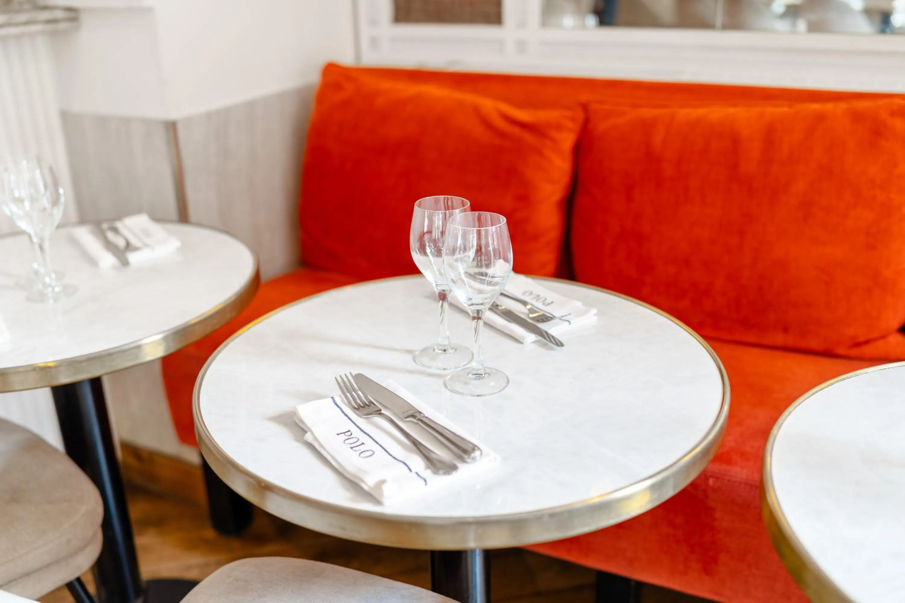 Restaurant/places to eat in HotelHome Paris 16