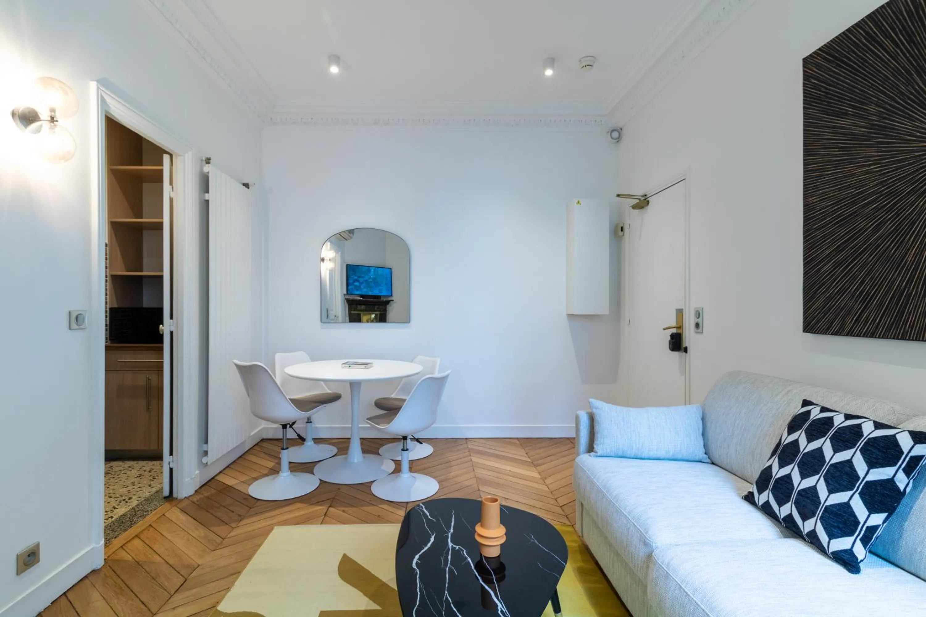 Seating area in HotelHome Paris 16