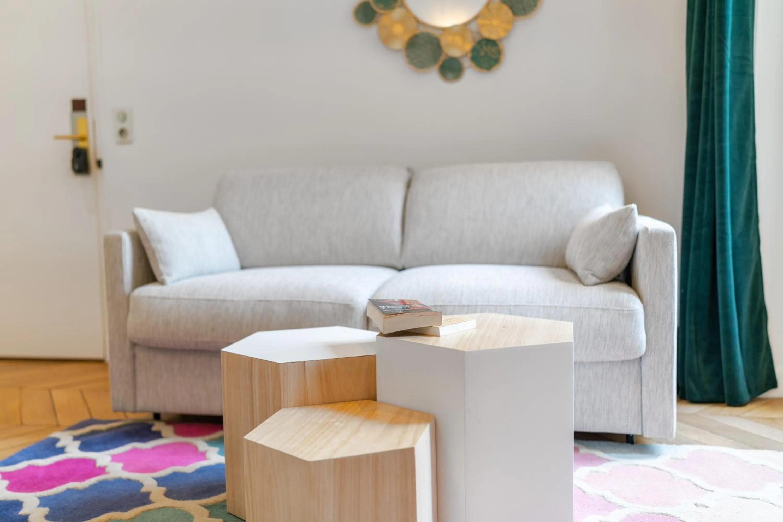 Bed in HotelHome Paris 16