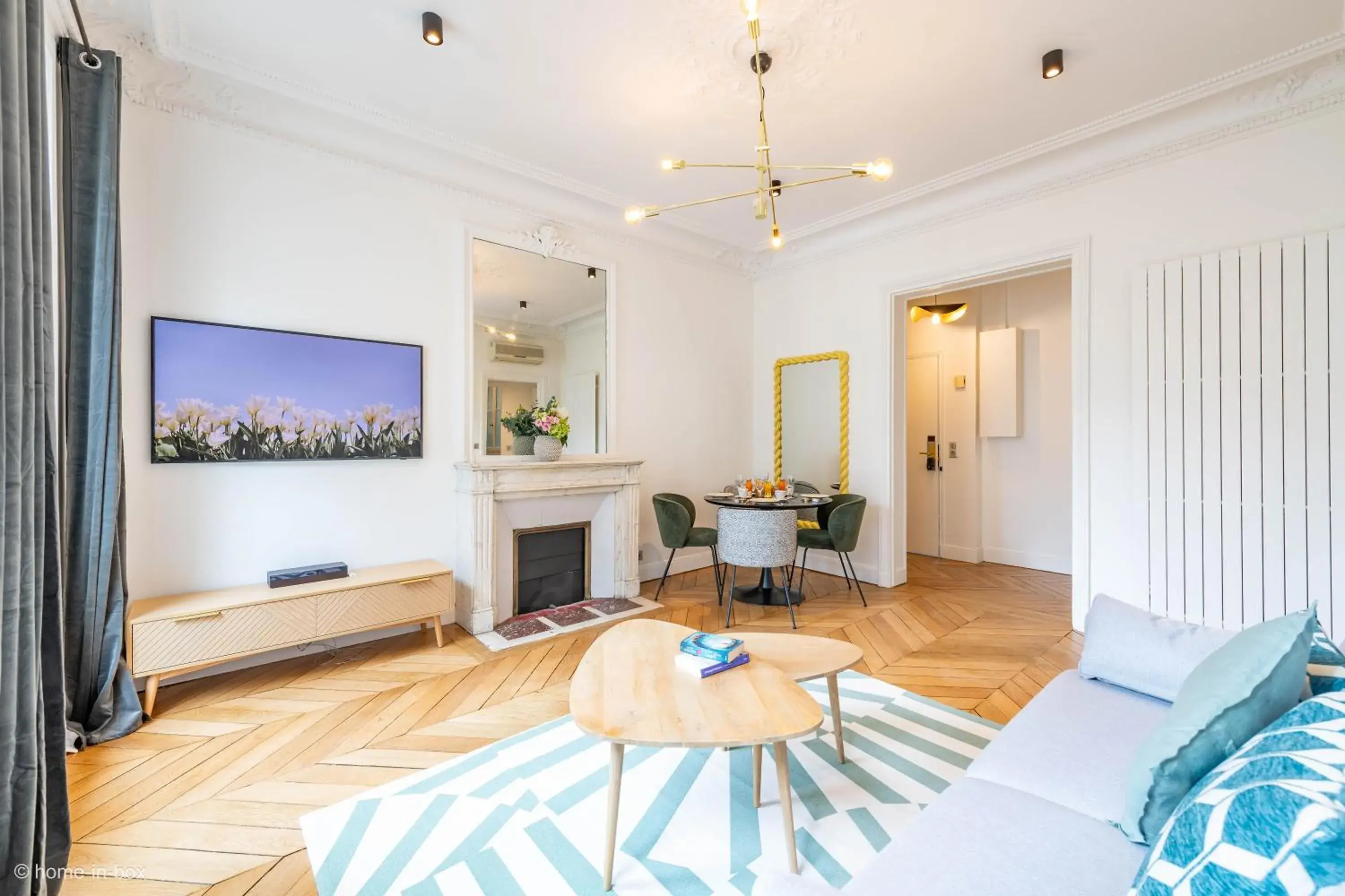 Bed in HotelHome Paris 16 Bed in HotelHome Paris 16