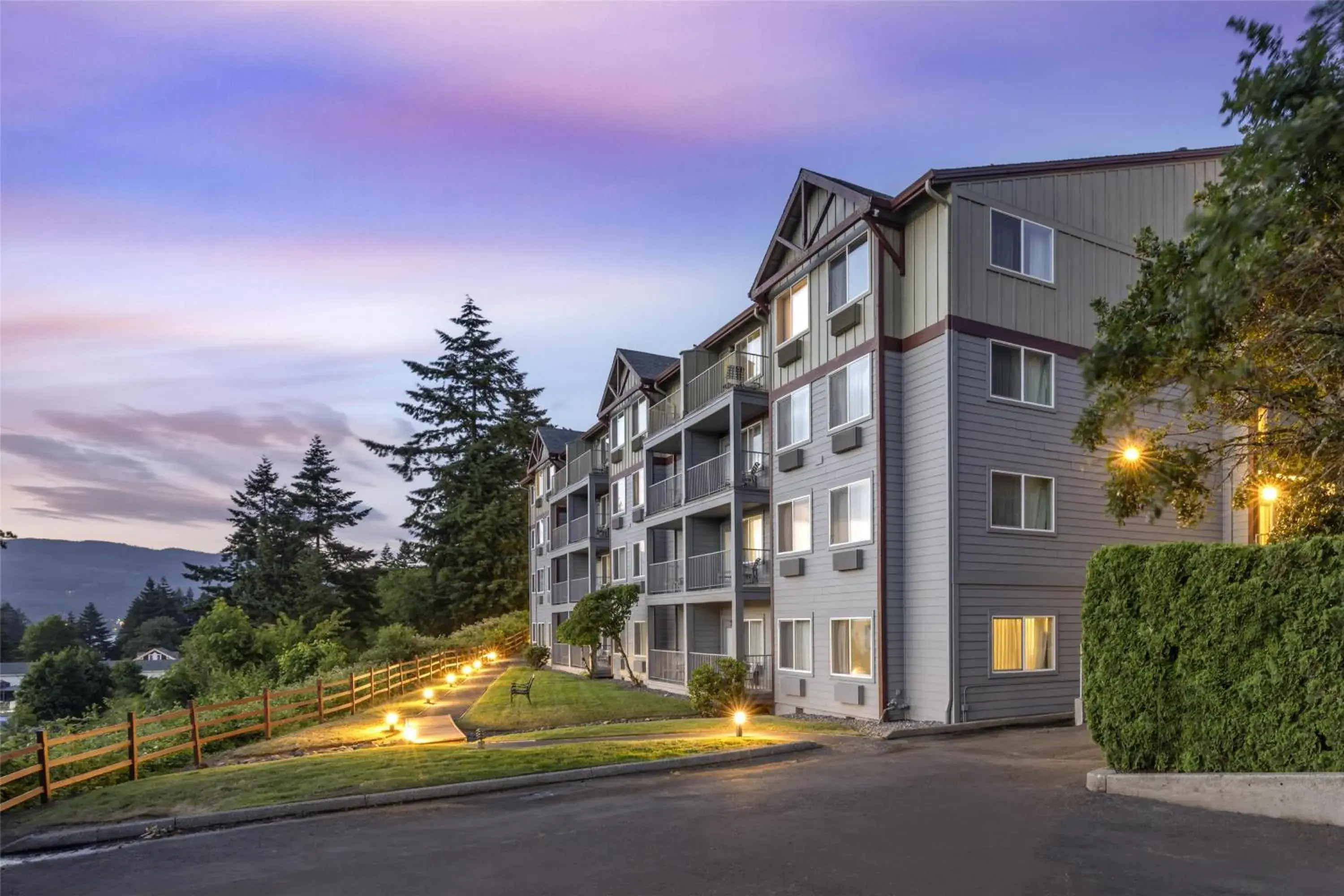 Property building in Best Western Plus Columbia River Inn Property building in Best Western Plus Columbia River Inn
