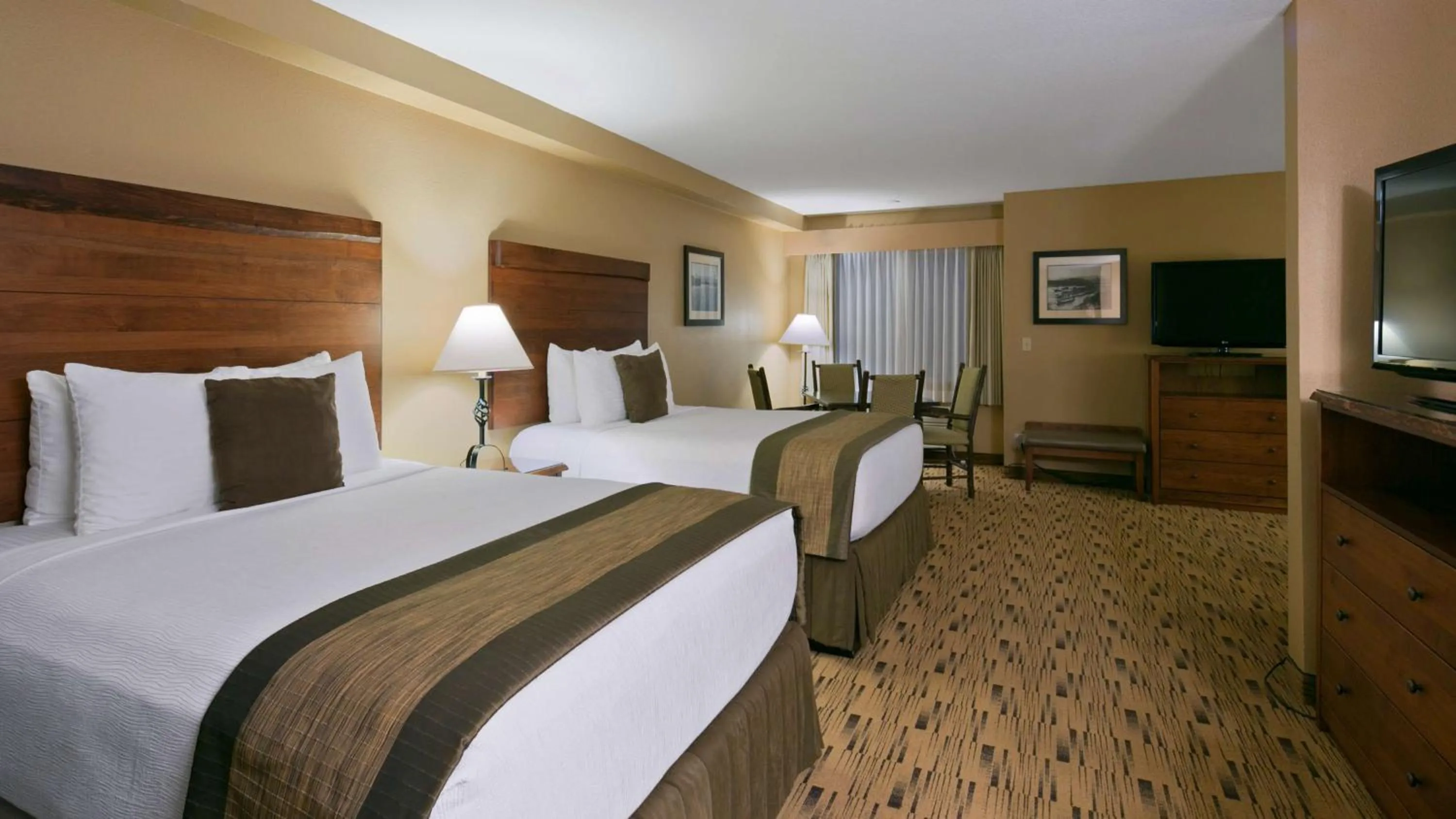 Photo of the whole room, Bed in Best Western Plus Columbia River Inn