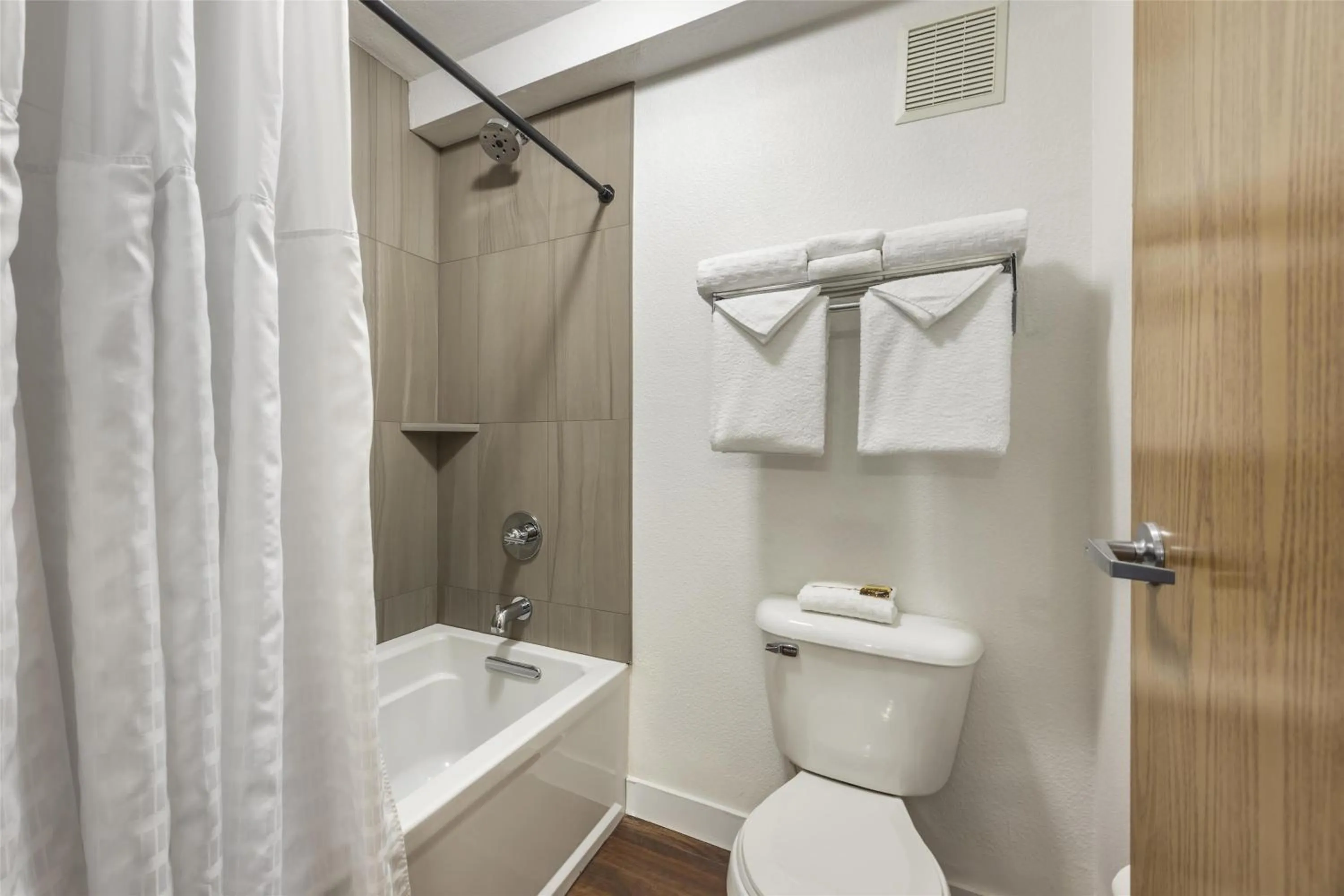 Bathroom in Best Western Plus Columbia River Inn