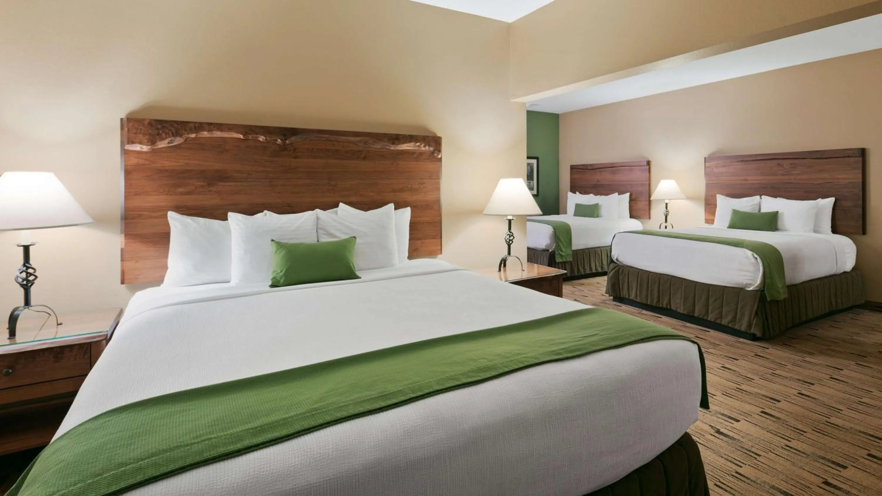 Photo of the whole room, Bed in Best Western Plus Columbia River Inn