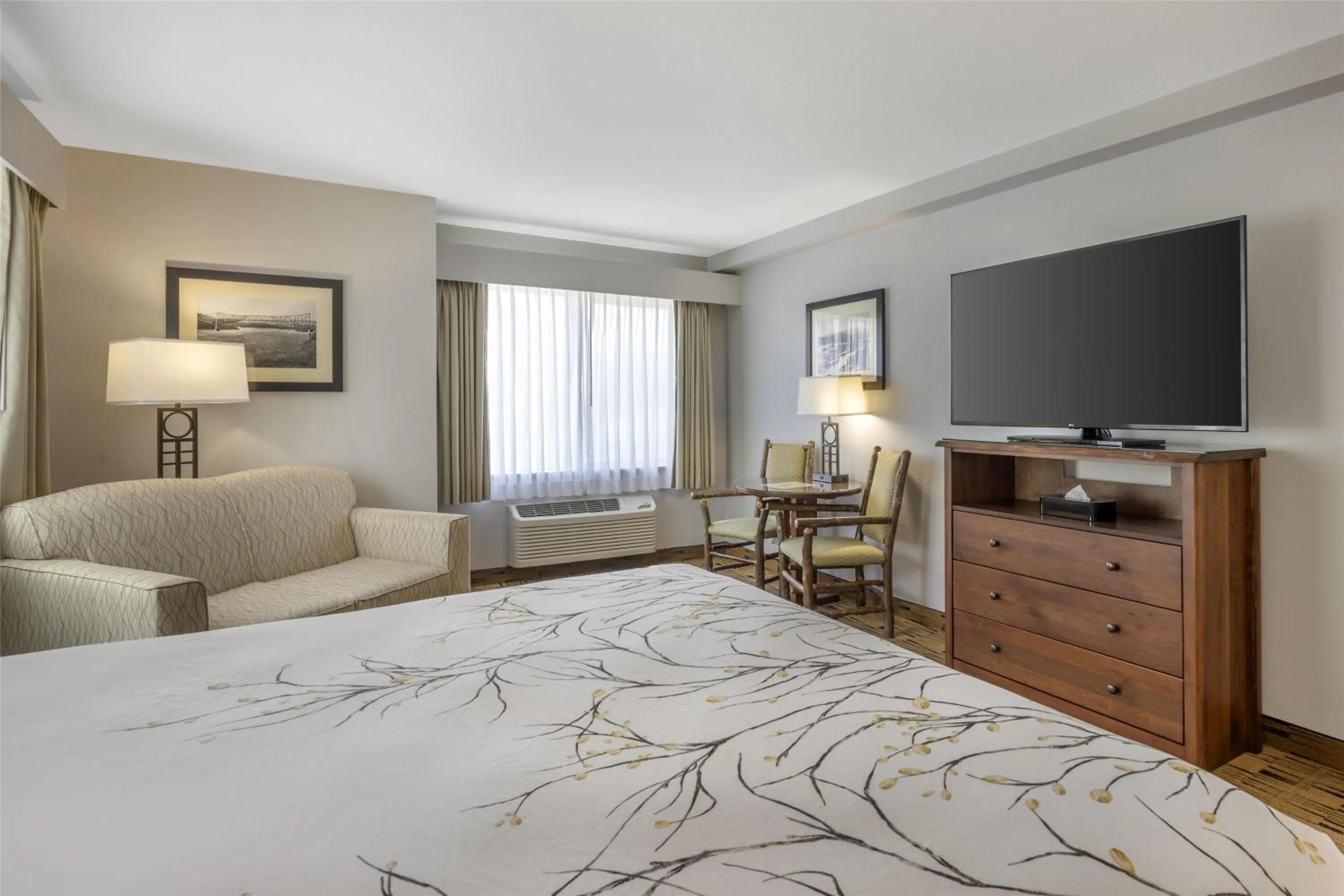 Bedroom, Bed in Best Western Plus Columbia River Inn