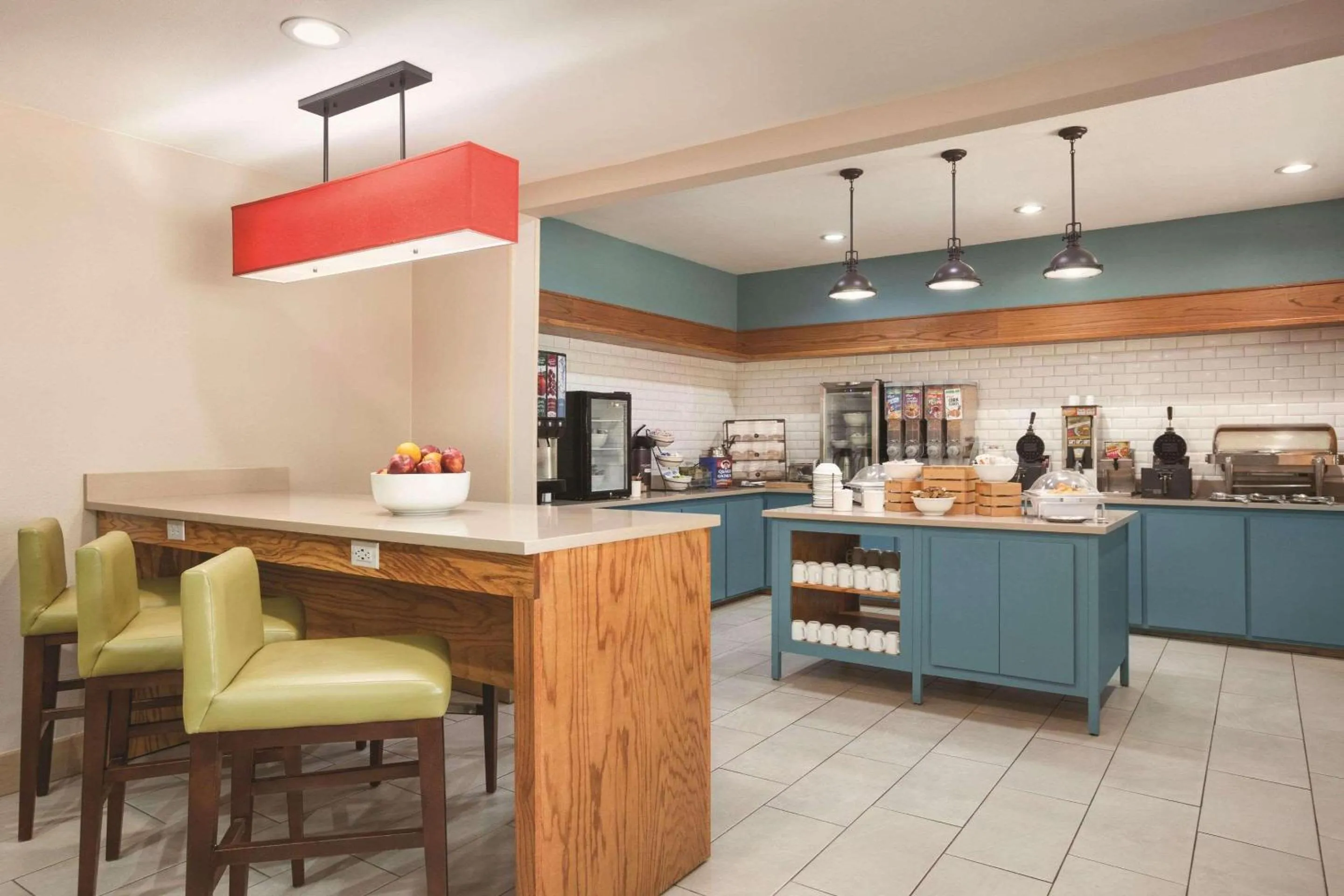 Breakfast in Country Inn & Suites by Radisson, Lewisville, TX