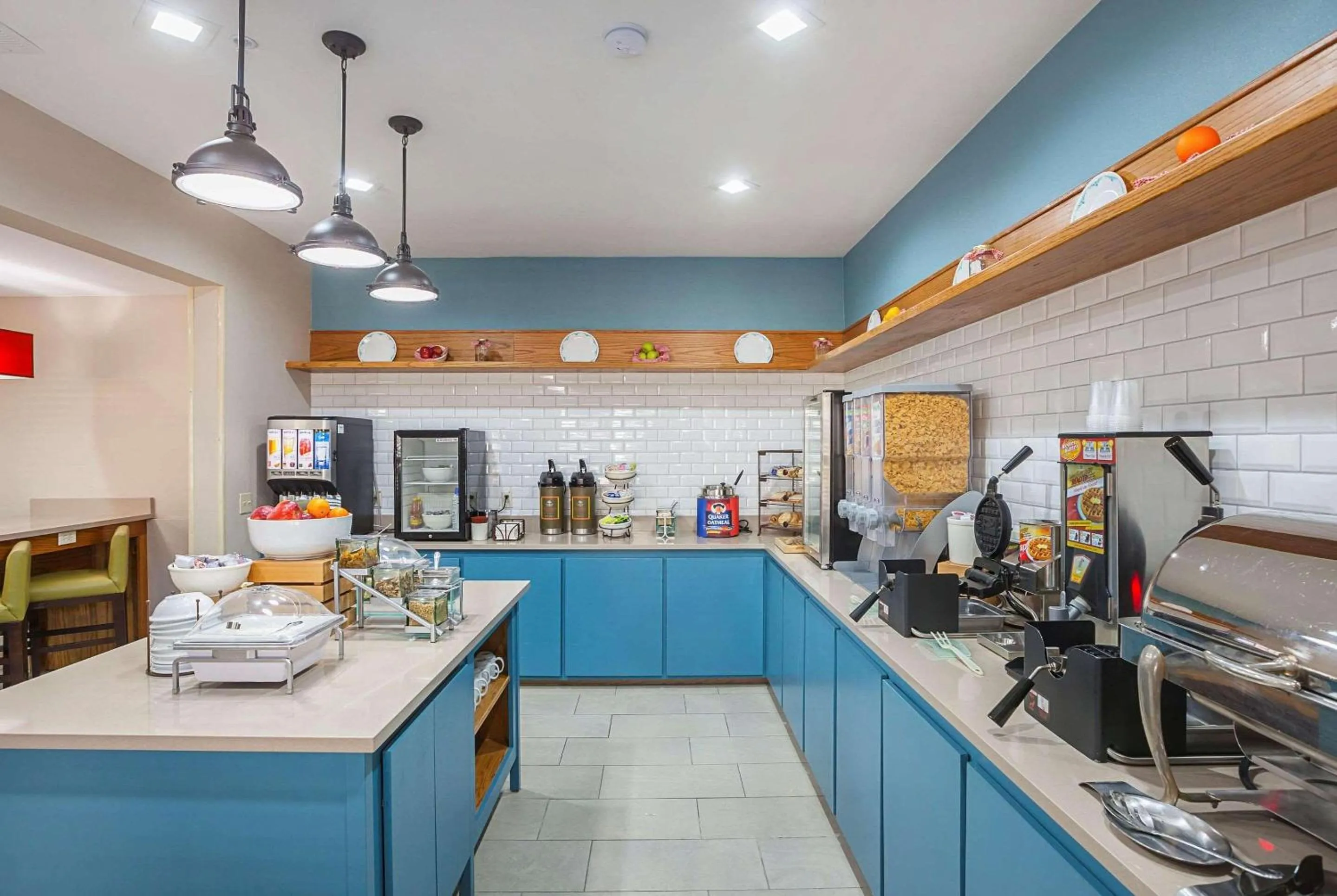 Breakfast in Country Inn & Suites by Radisson, Lewisville, TX