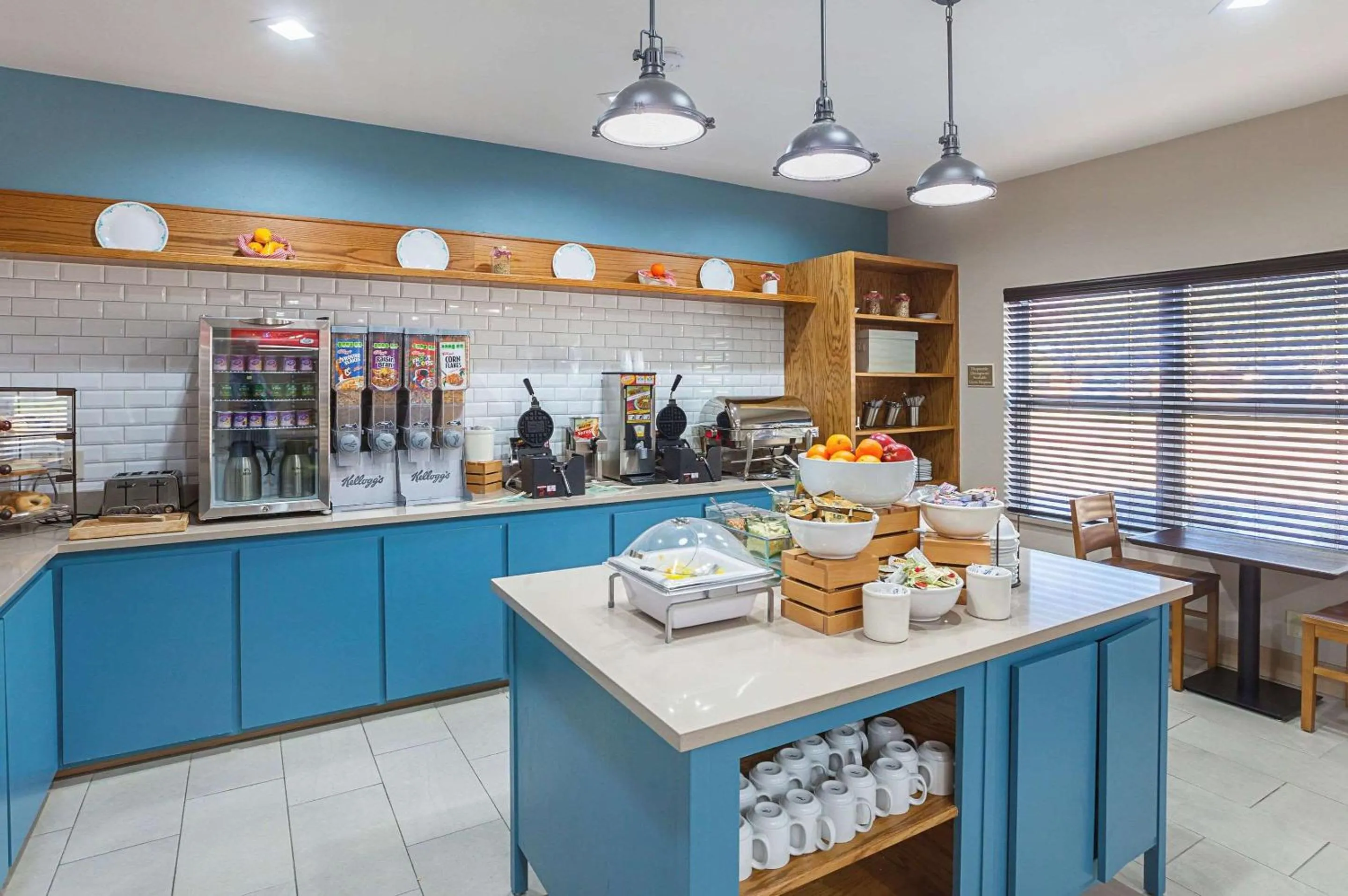 Breakfast in Country Inn & Suites by Radisson, Lewisville, TX