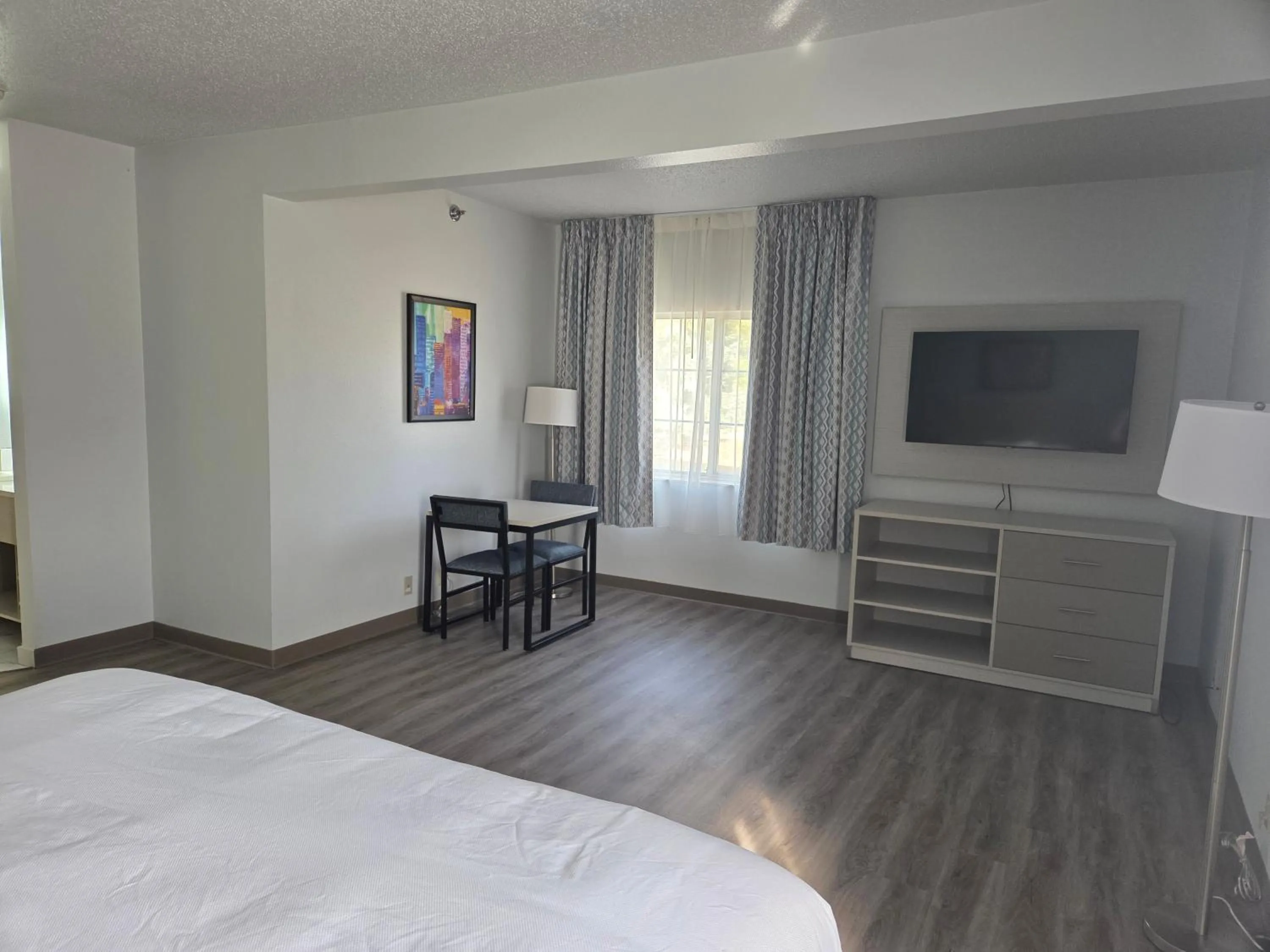 Bed in MainStay Suites LeClaire - Quad Cities