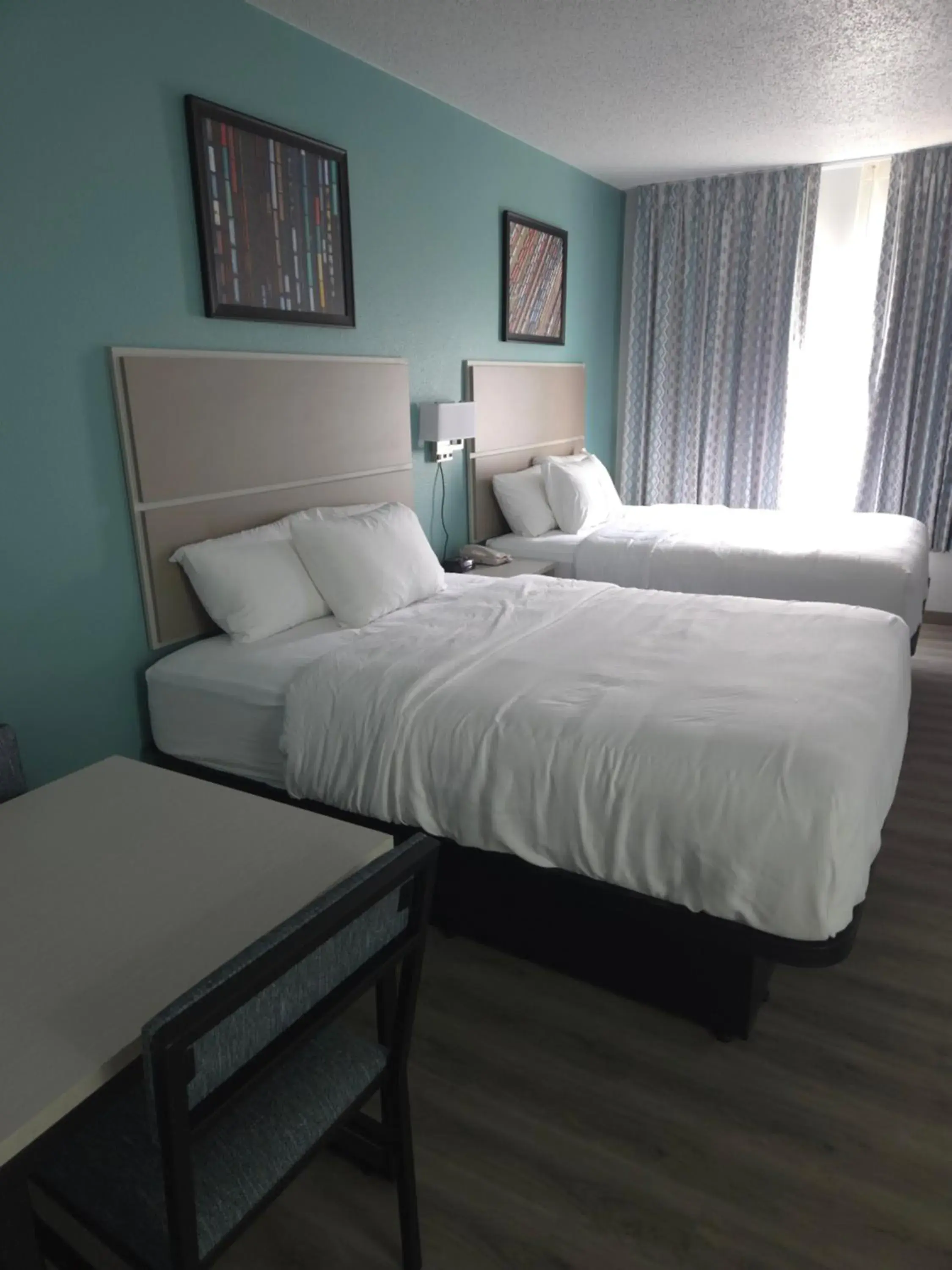 Bed in MainStay Suites LeClaire - Quad Cities Bed in MainStay Suites LeClaire - Quad Cities