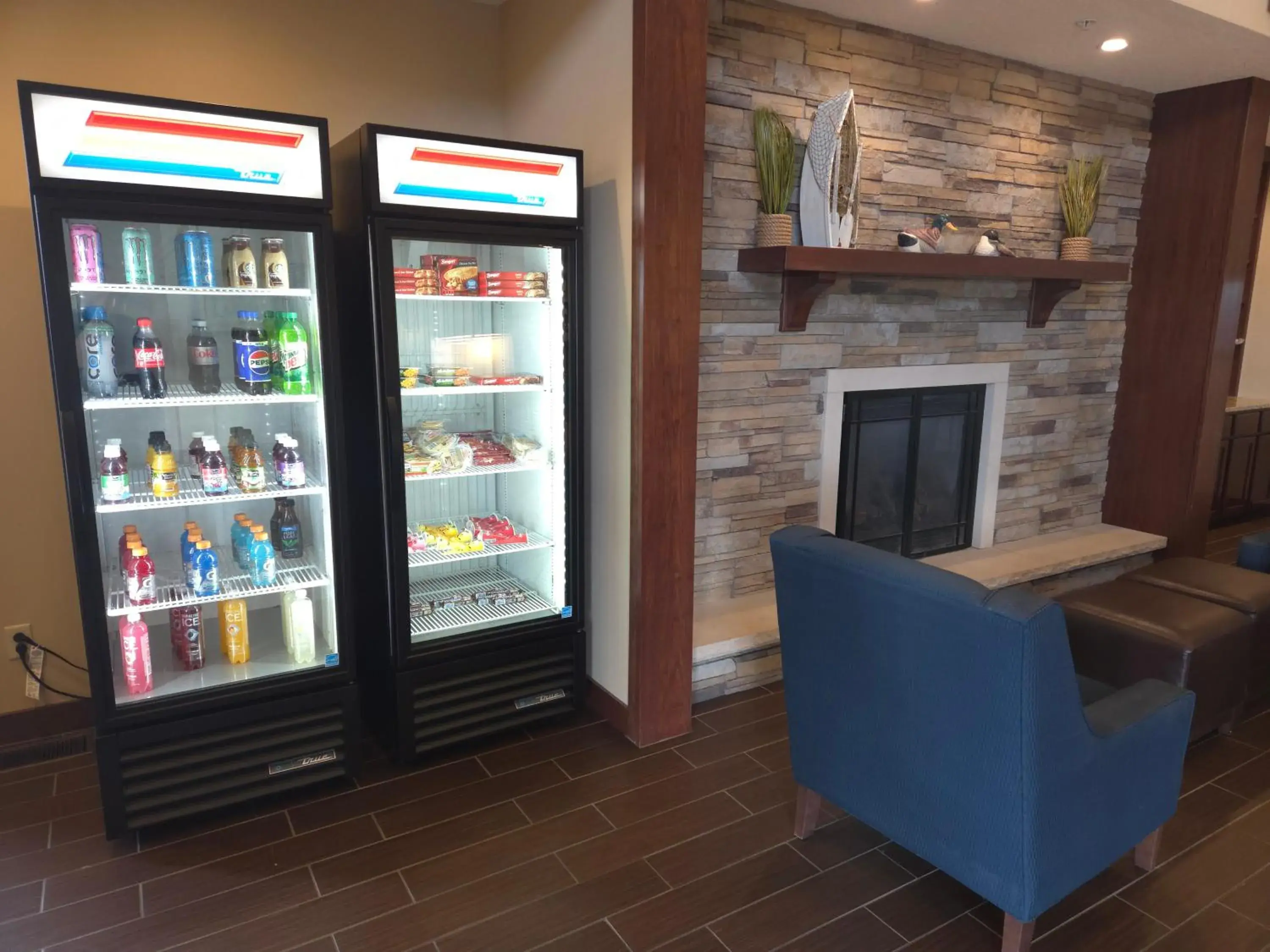 Food and drinks in MainStay Suites LeClaire - Quad Cities Food and drinks in MainStay Suites LeClaire - Quad Cities