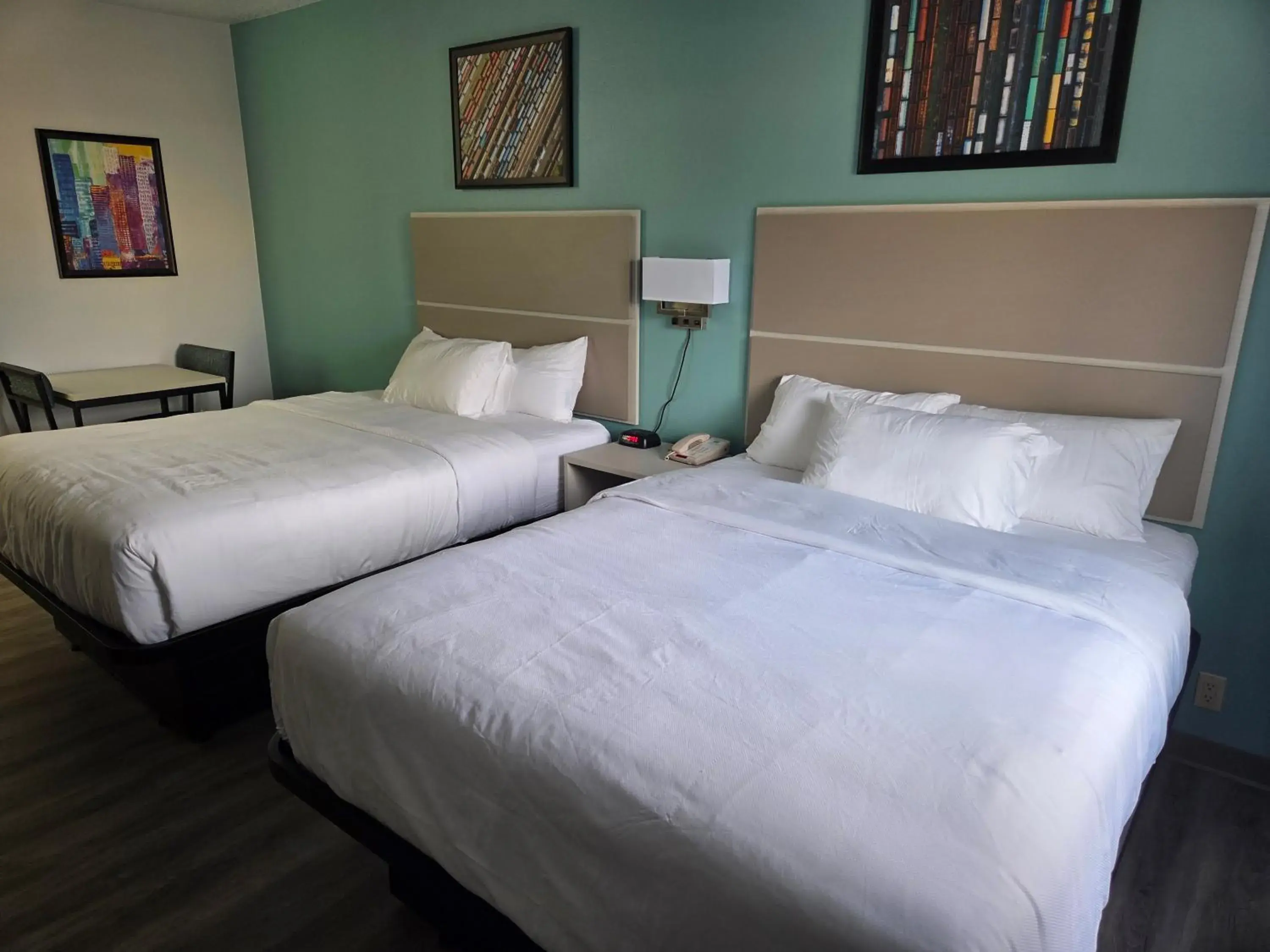 Bed in MainStay Suites LeClaire - Quad Cities Bed in MainStay Suites LeClaire - Quad Cities