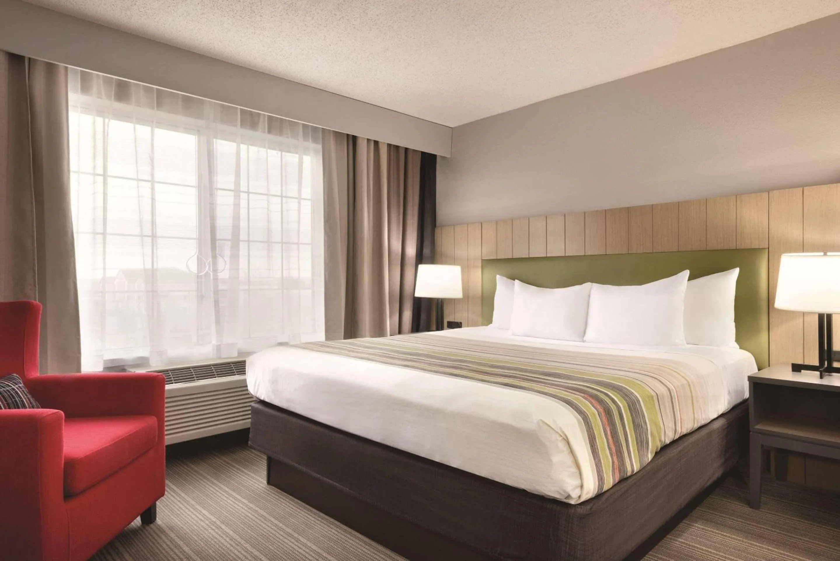 Bedroom, Bed in Country Inn & Suites by Radisson, Merrillville, IN