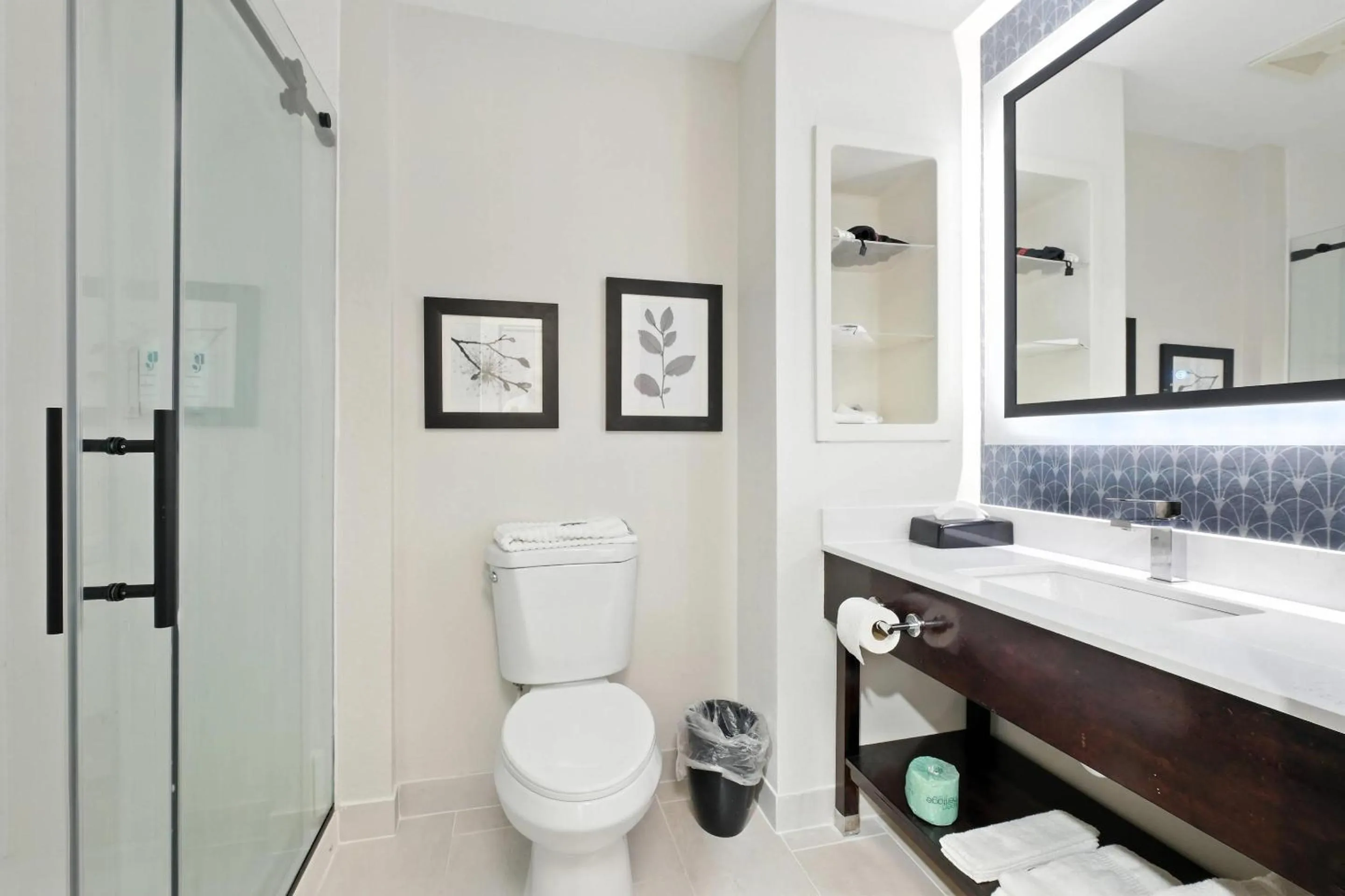 Bedroom in Country Inn & Suites by Radisson, Merrillville, IN