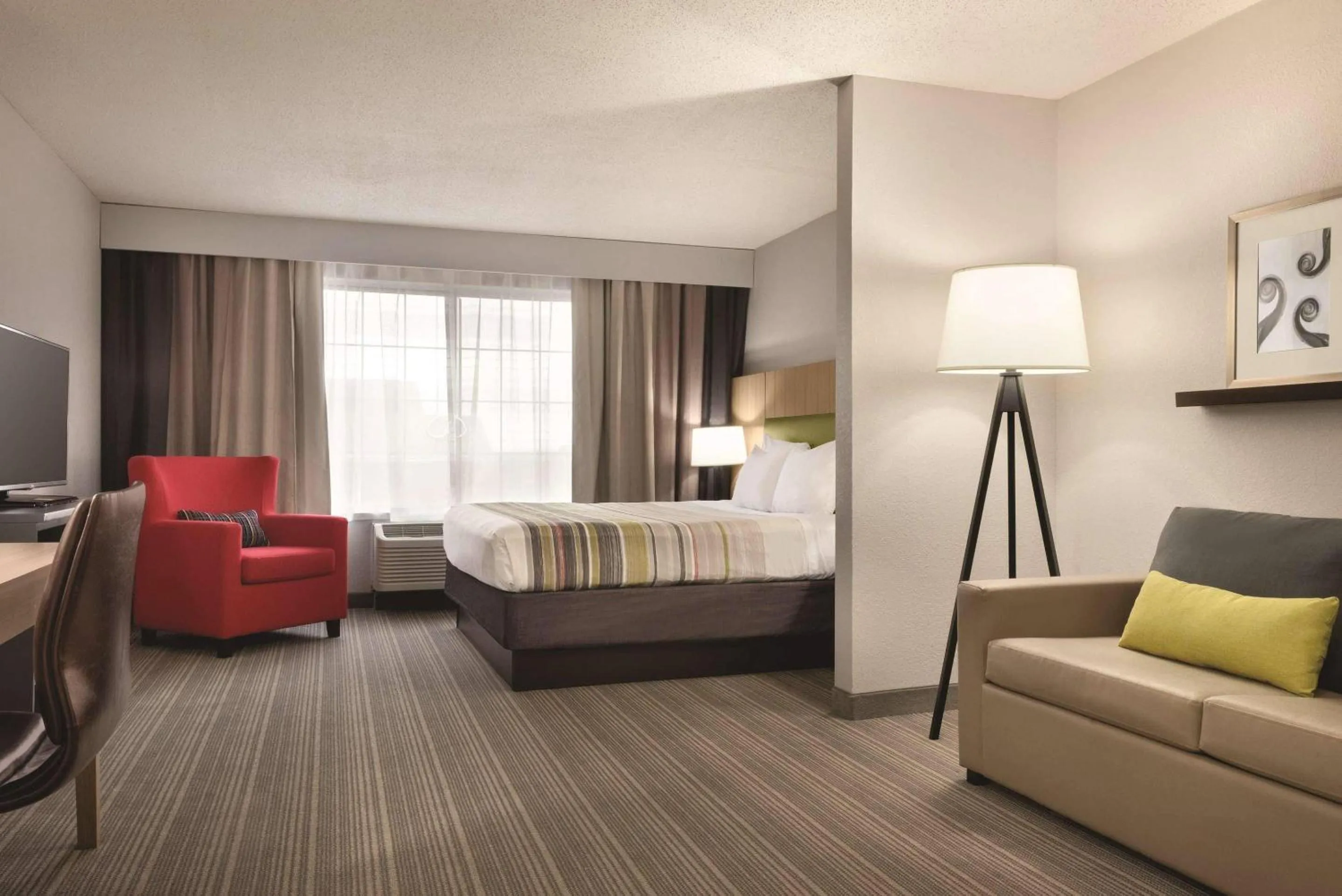 Bedroom, Bed in Country Inn & Suites by Radisson, Merrillville, IN
