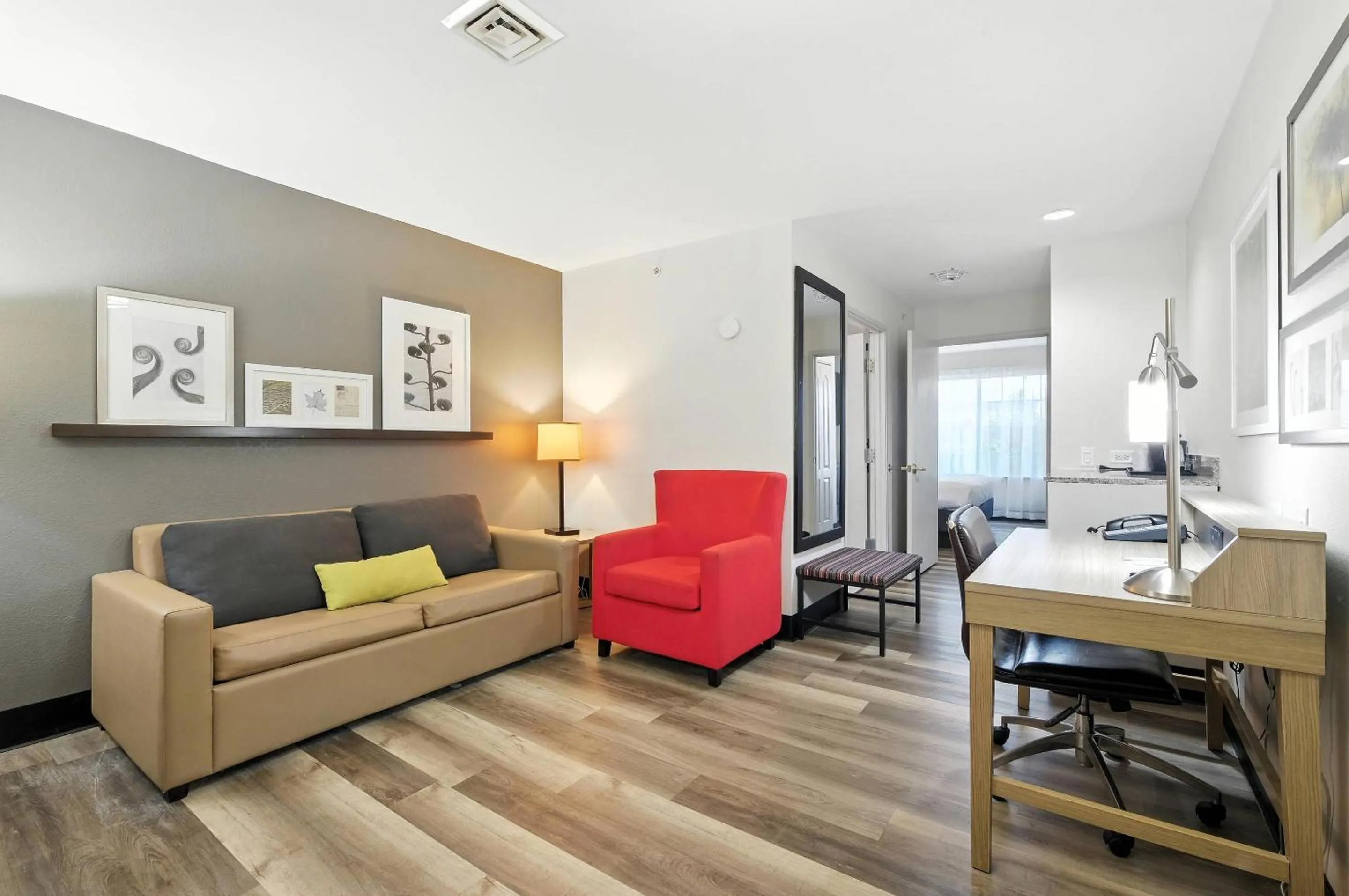 Bedroom in Country Inn & Suites by Radisson, Merrillville, IN