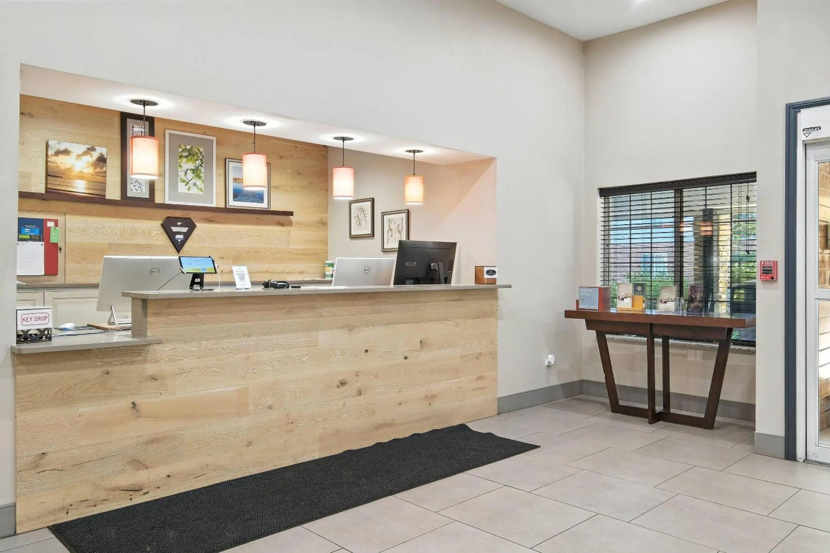 Lobby or reception in Country Inn & Suites by Radisson, Merrillville, IN