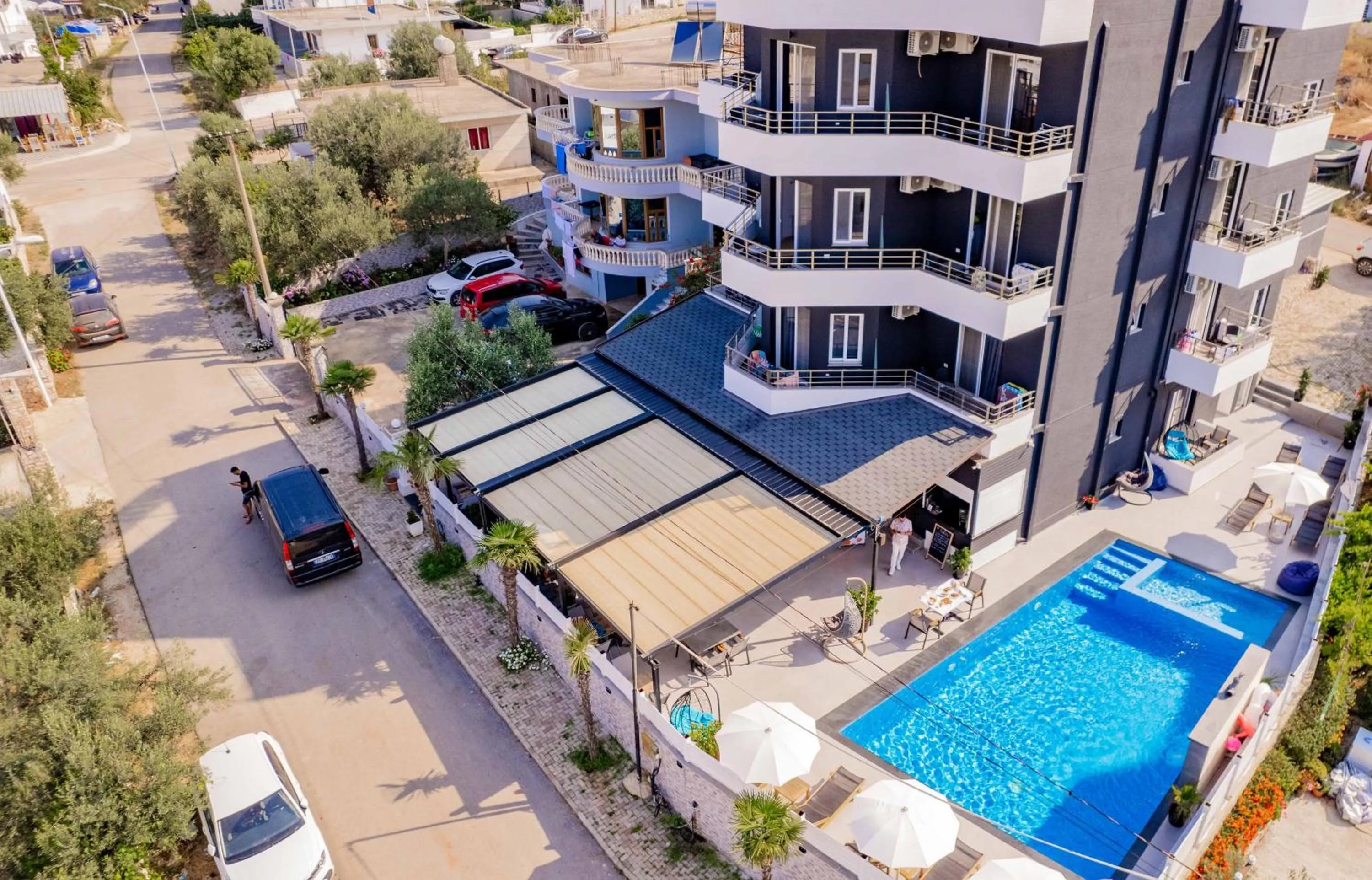 Property building in Sunshine Hotel